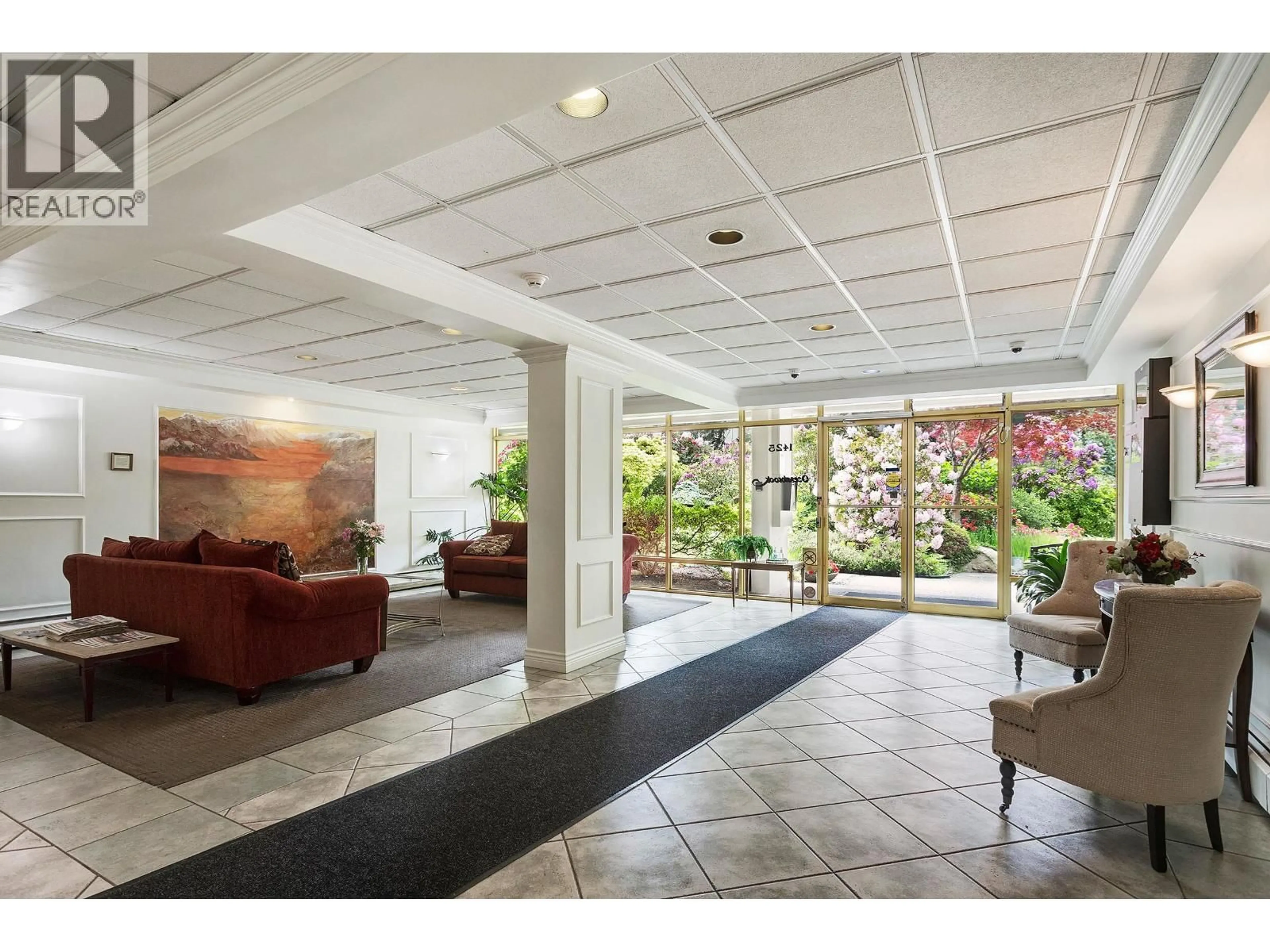 Lobby for 404 - 1425 ESQUIMALT AVENUE, West Vancouver British Columbia V7T1L1