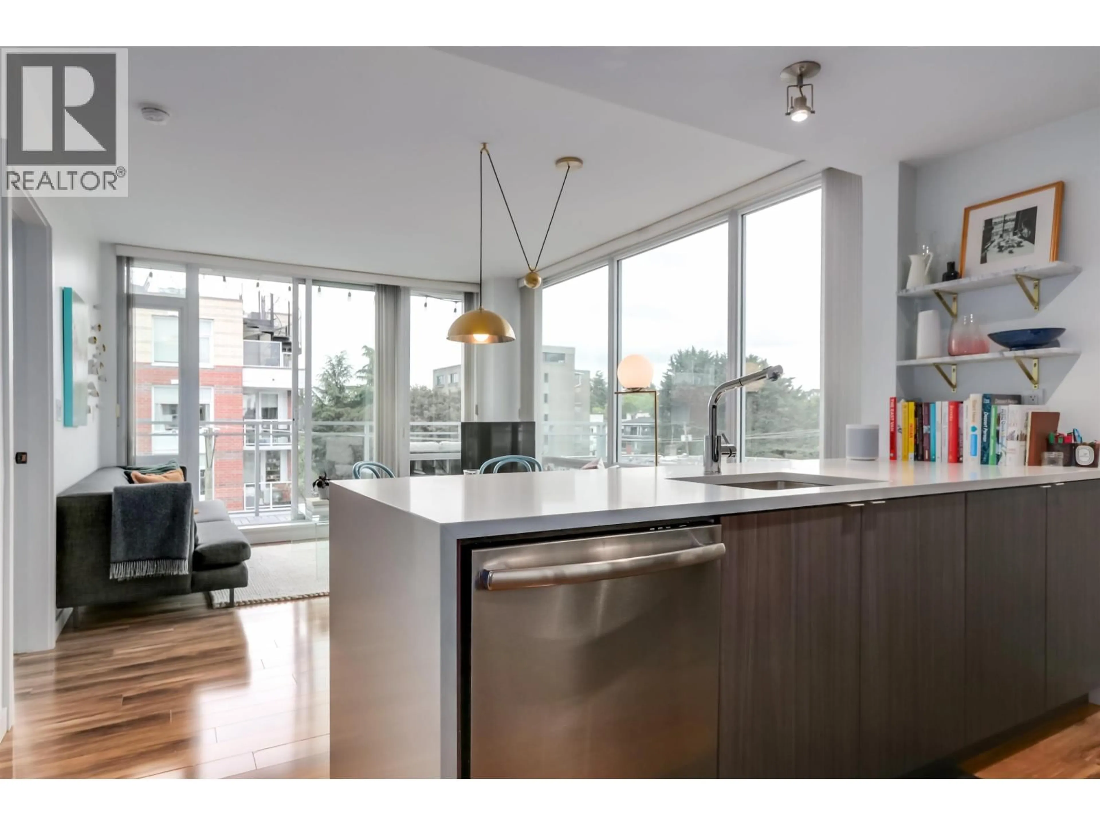 Open concept kitchen, unknown for 607 - 289 6 AVENUE, Vancouver British Columbia V5T0E9