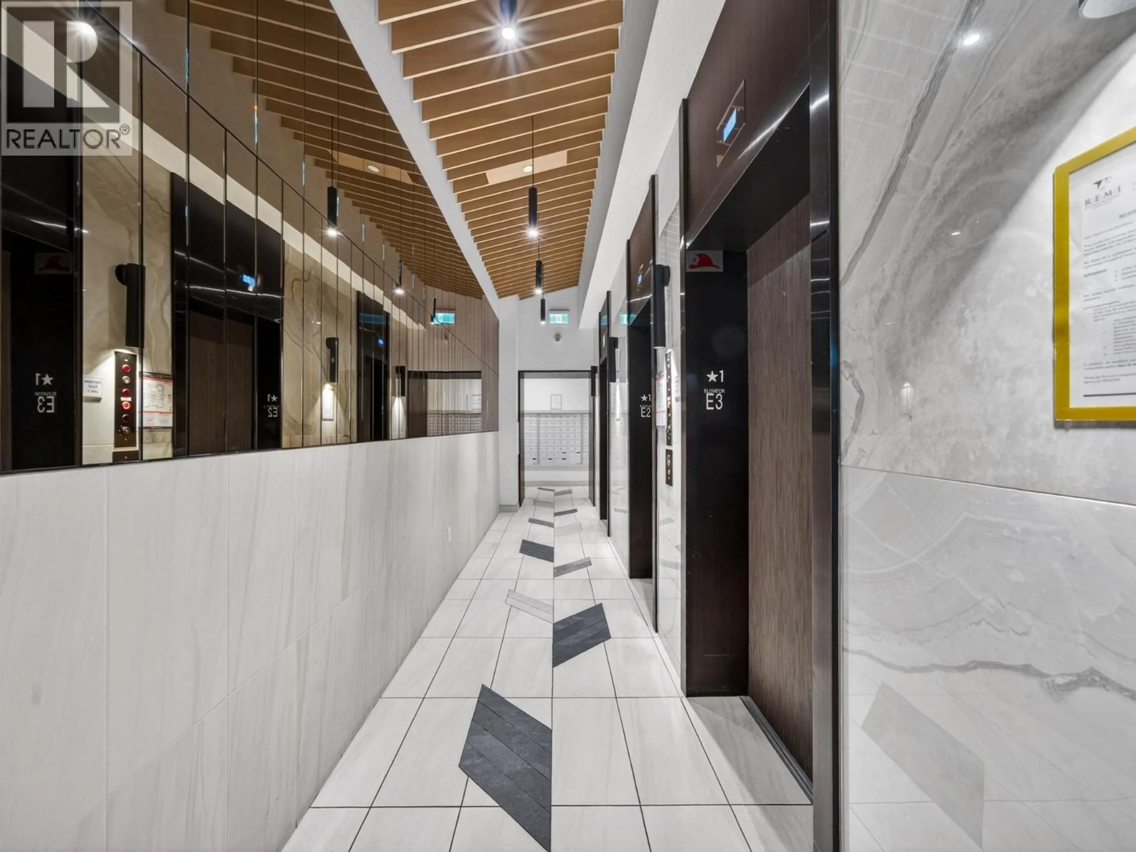 Indoor foyer for 2202 - 6537 TELFORD AVENUE, Burnaby British Columbia V5H0K9
