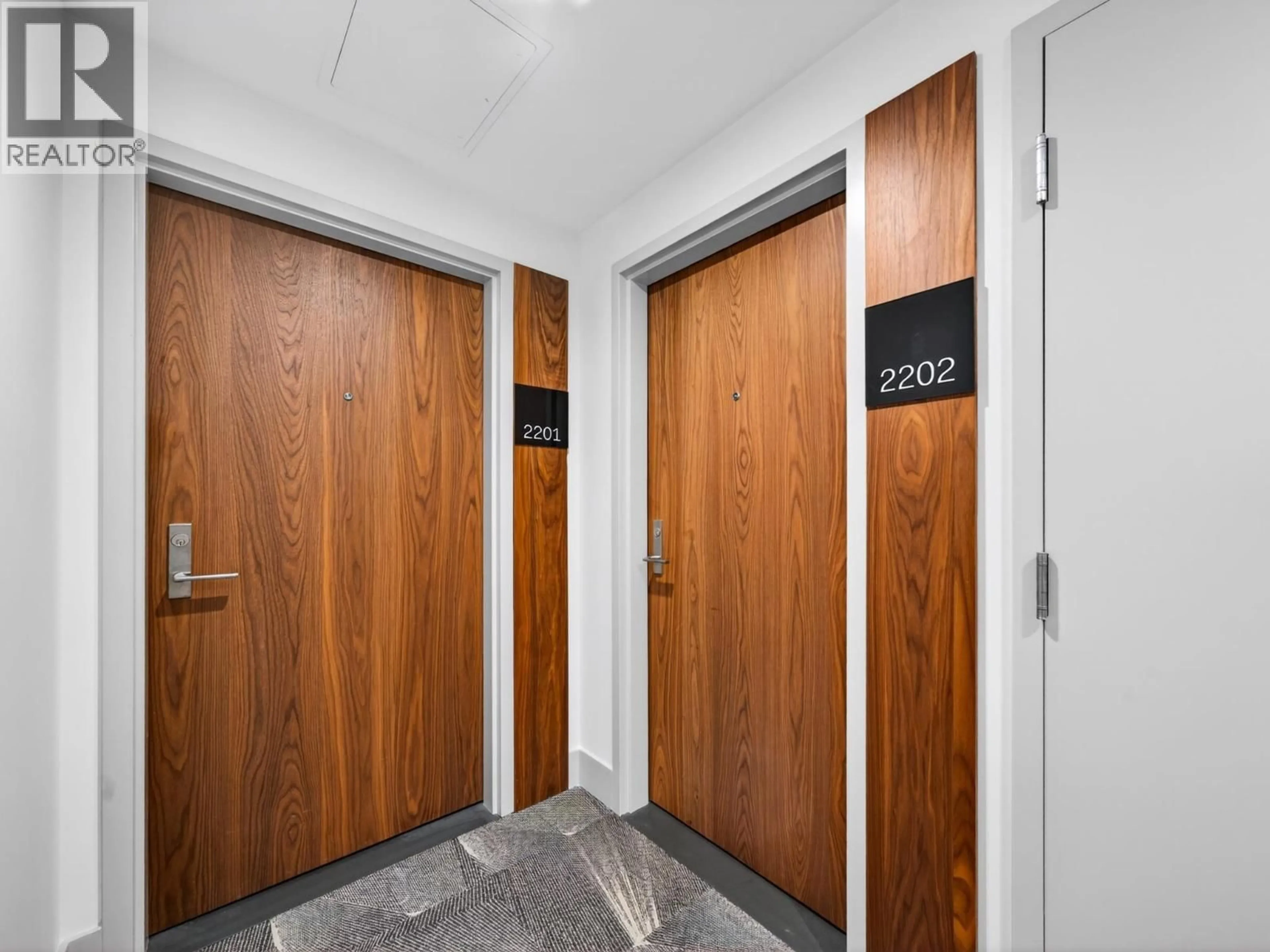 Indoor entryway for 2202 - 6537 TELFORD AVENUE, Burnaby British Columbia V5H0K9