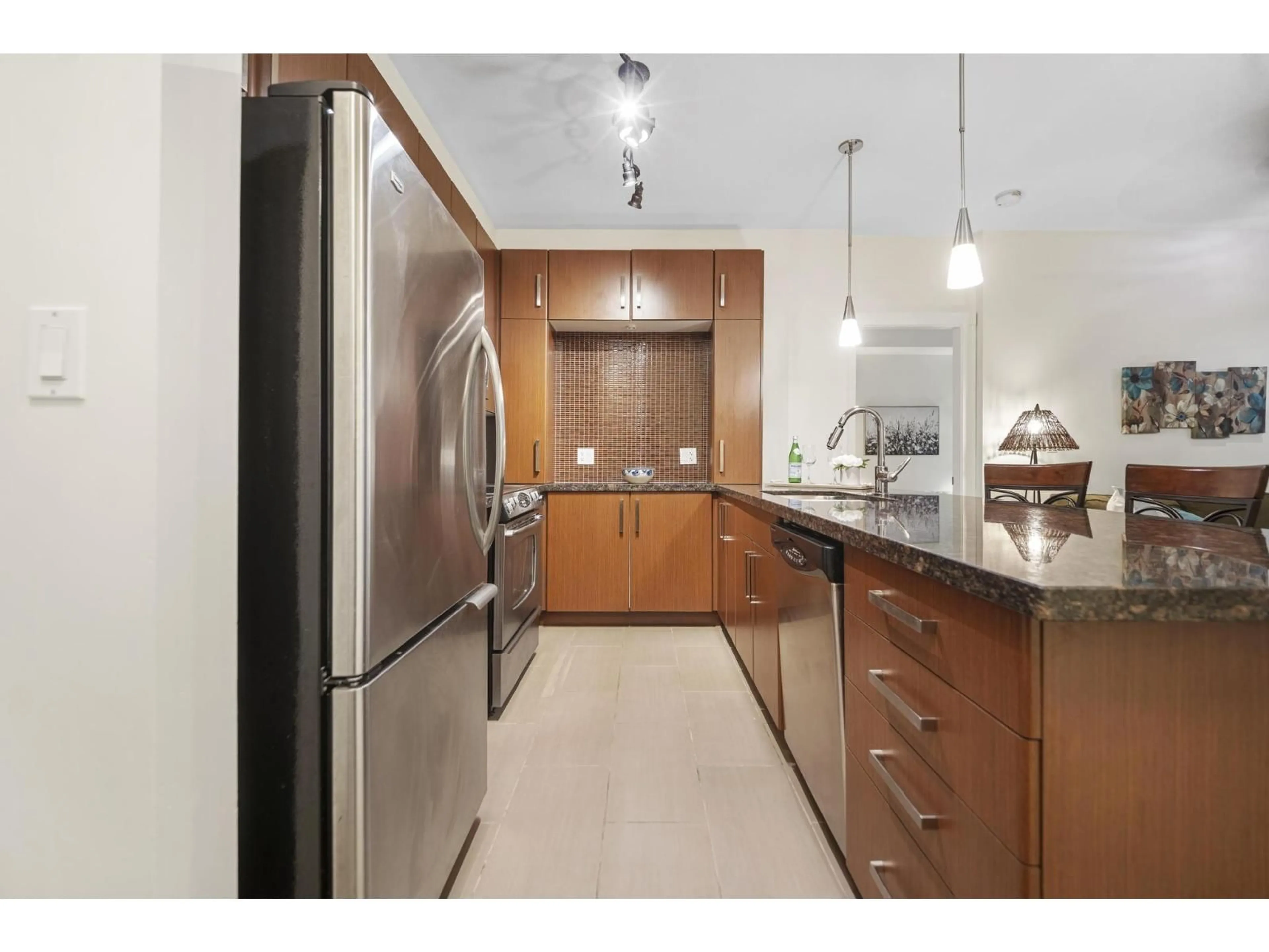 Unknown for 103 - 15168 19 AVENUE, Surrey British Columbia V4A0A5