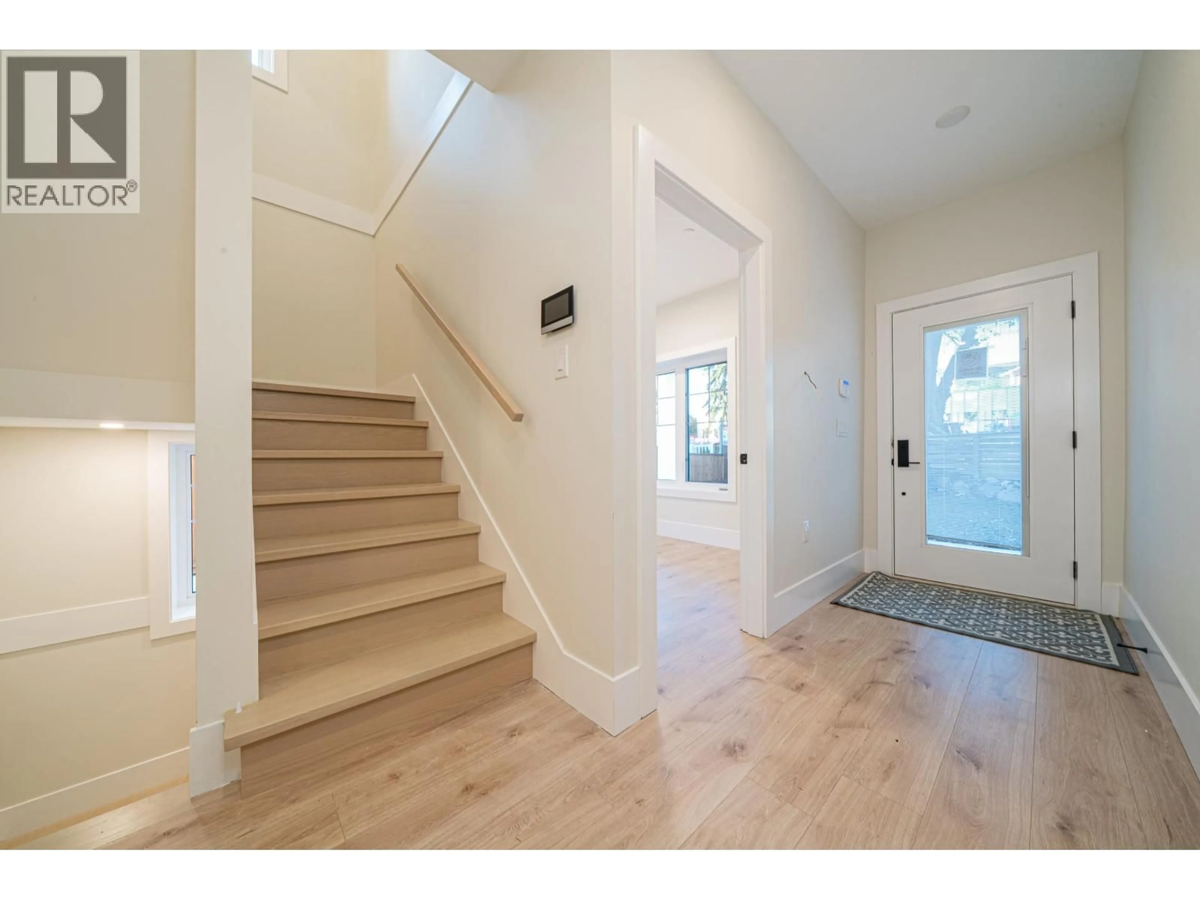 Indoor entryway for 970 PARK DRIVE, Vancouver British Columbia V6P2J4