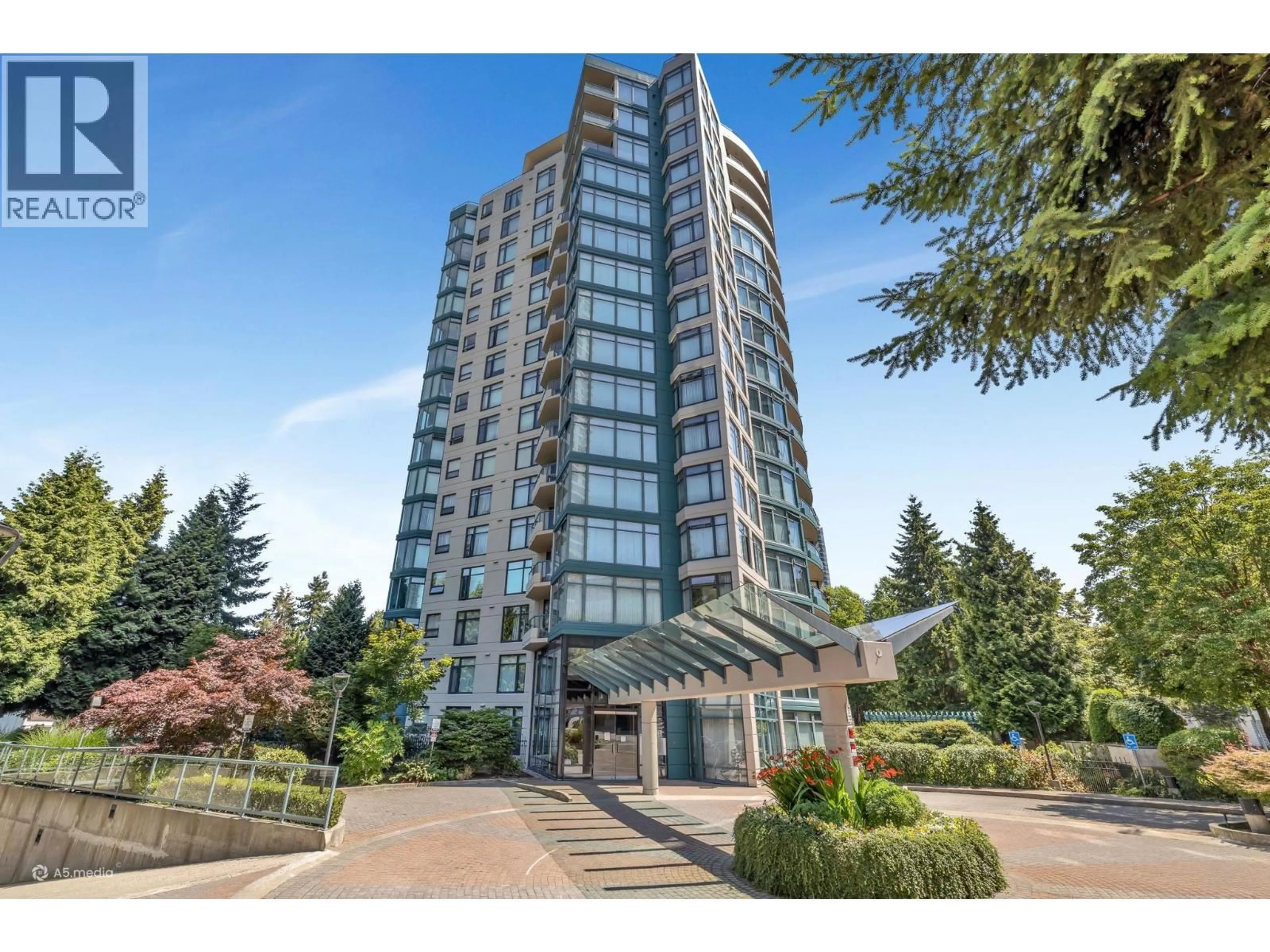 Indoor foyer for 1103 - 4567 HAZEL STREET, Burnaby British Columbia V5H4V4