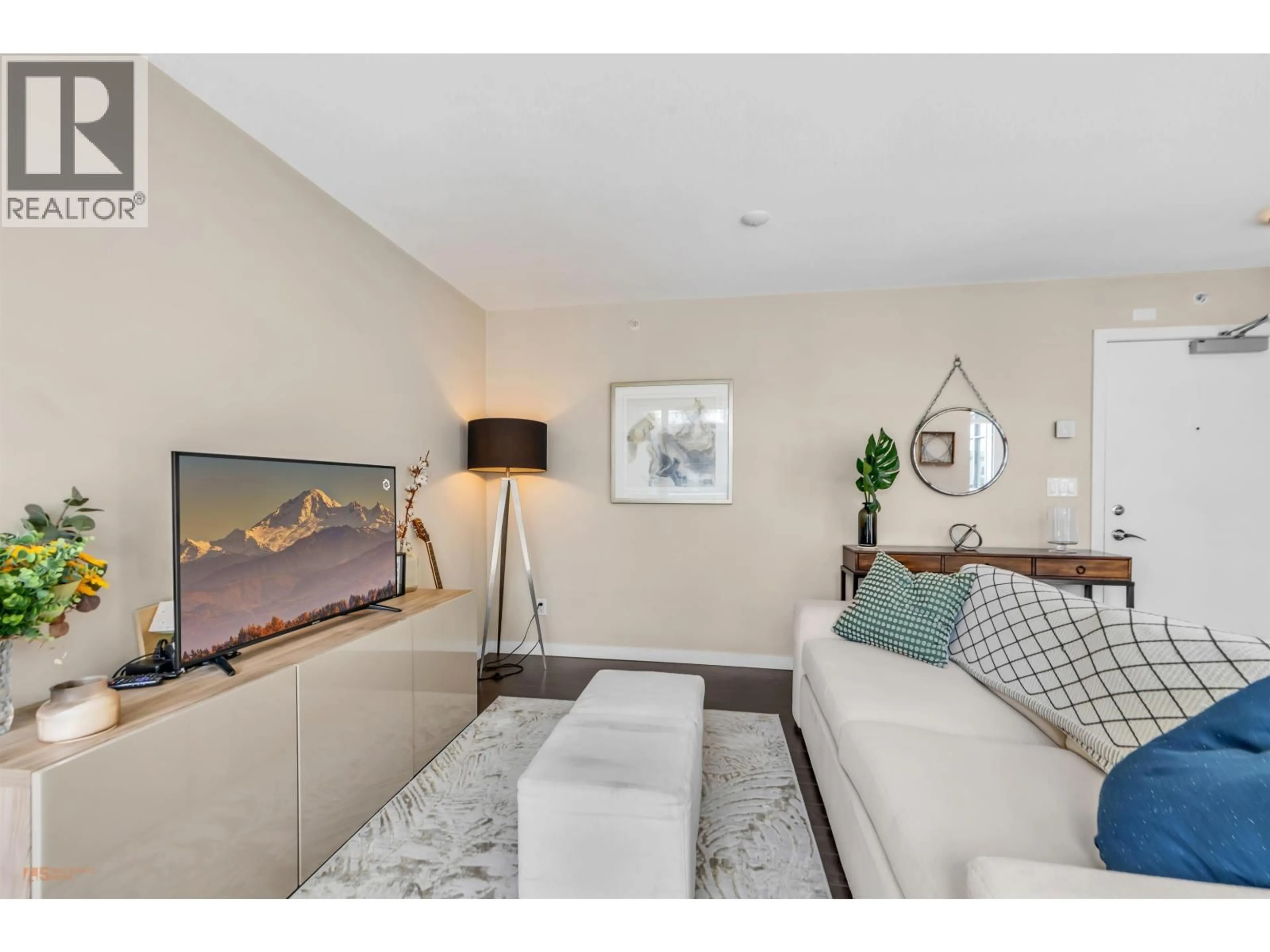 Living room with furniture, unknown for 514 - 1708 COLUMBIA STREET, Vancouver British Columbia V5Y0H7