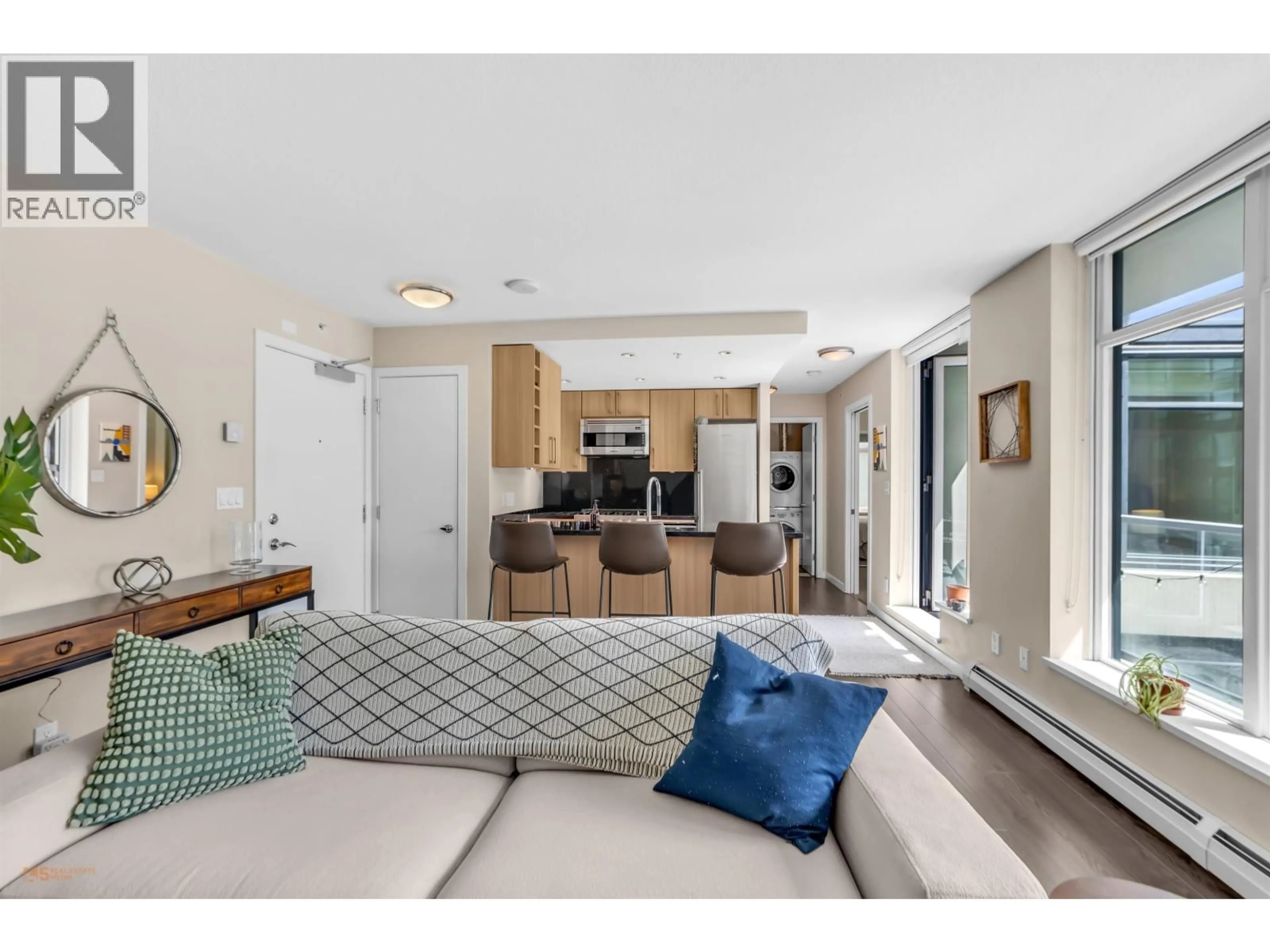 Living room with furniture, unknown for 514 - 1708 COLUMBIA STREET, Vancouver British Columbia V5Y0H7