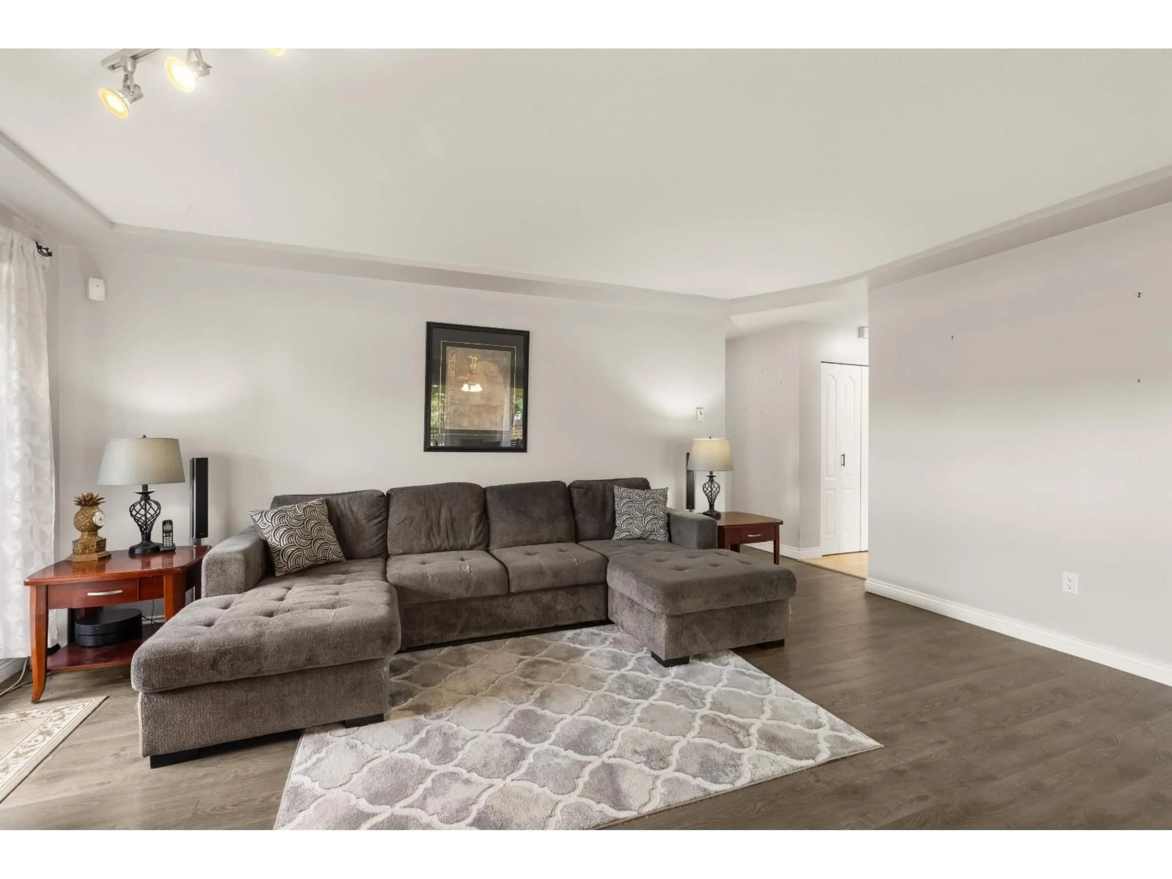 Living room with furniture, unknown for 104 - 20433 53 AVENUE, Langley British Columbia V3A7A6