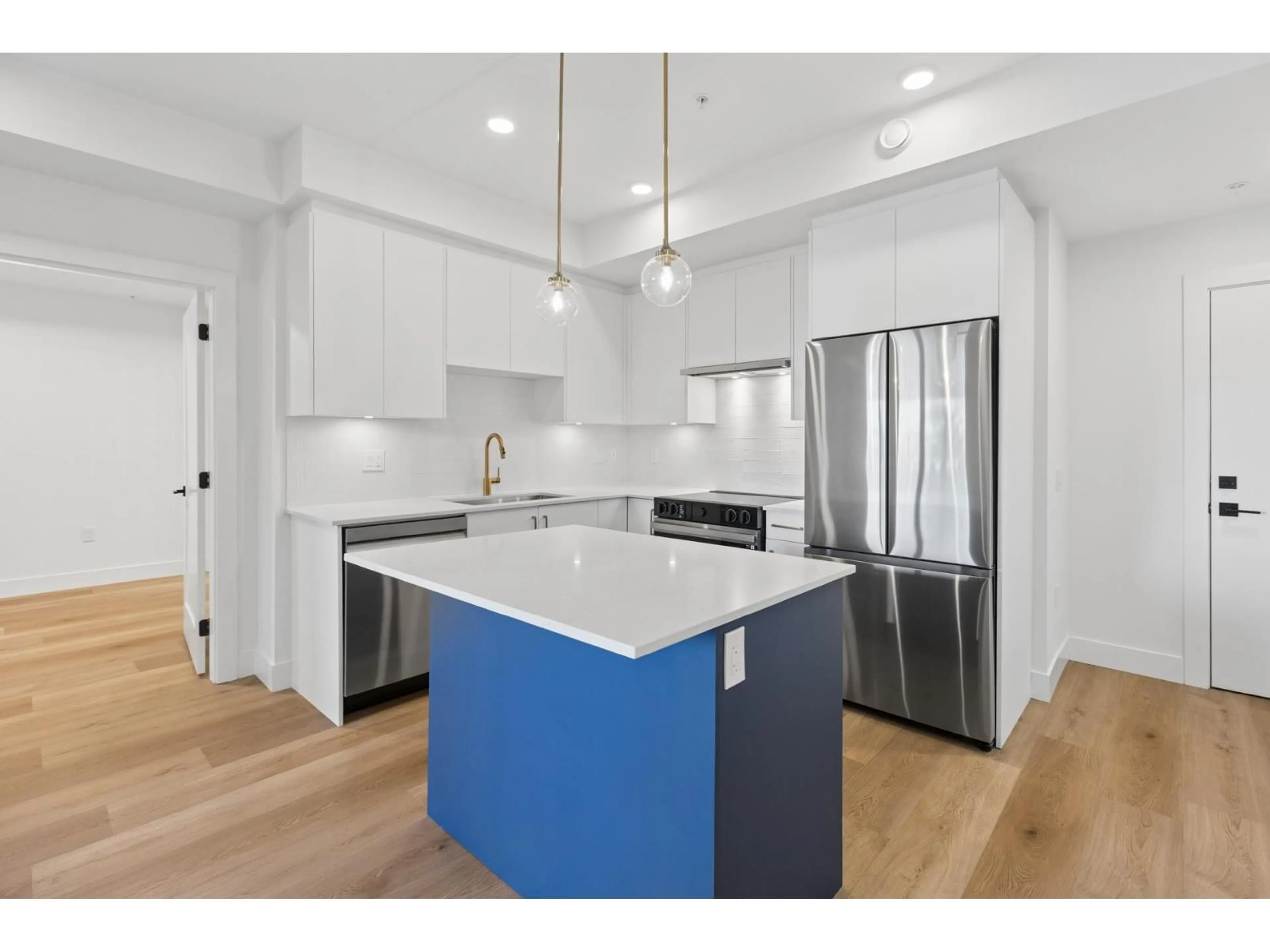 Open concept kitchen, unknown for 101 - 20286 72B AVENUE, Langley British Columbia V2Y1T2