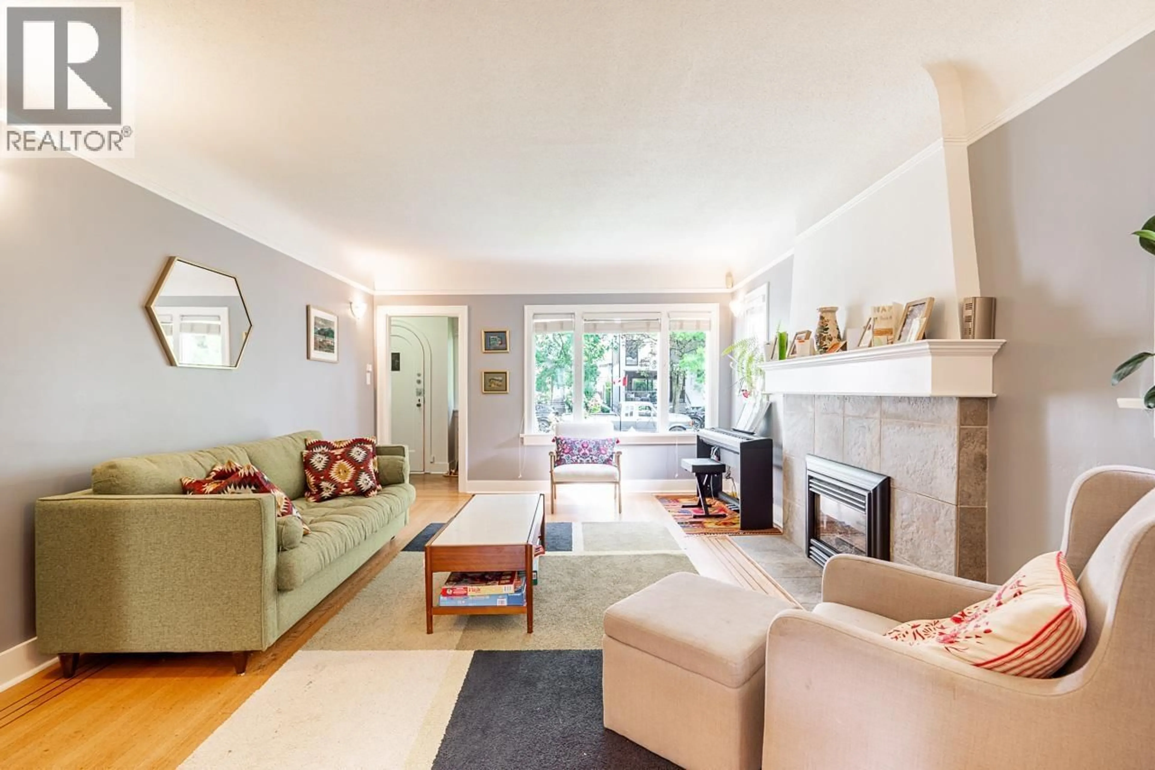 Living room with furniture, unknown for 242 21ST AVENUE, Vancouver British Columbia V5Y2E5