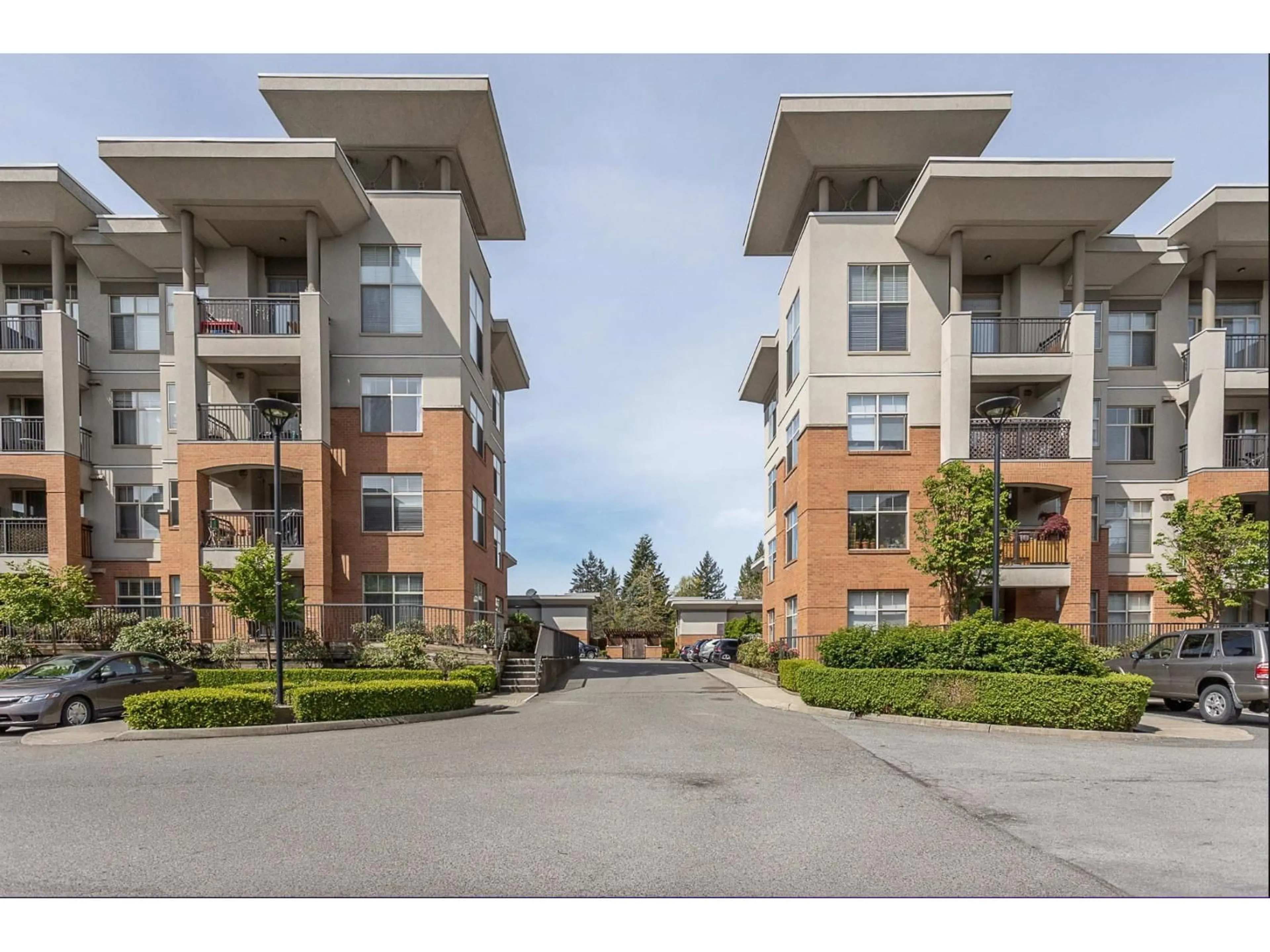 Unknown for 301 - 33546 HOLLAND AVENUE, Abbotsford British Columbia V2S0C1