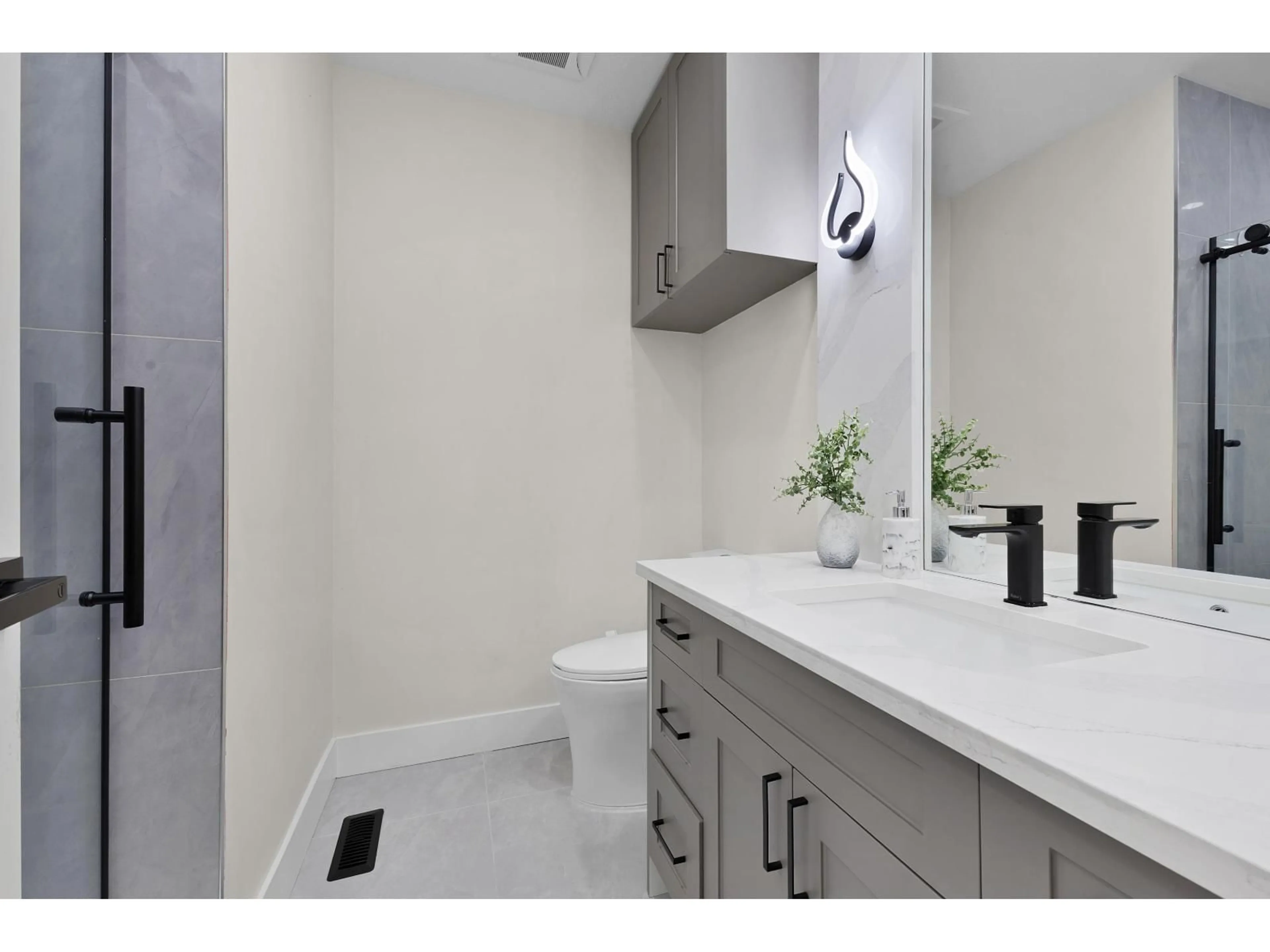 Unknown for 9763 155 STREET, Surrey British Columbia V3R7G6