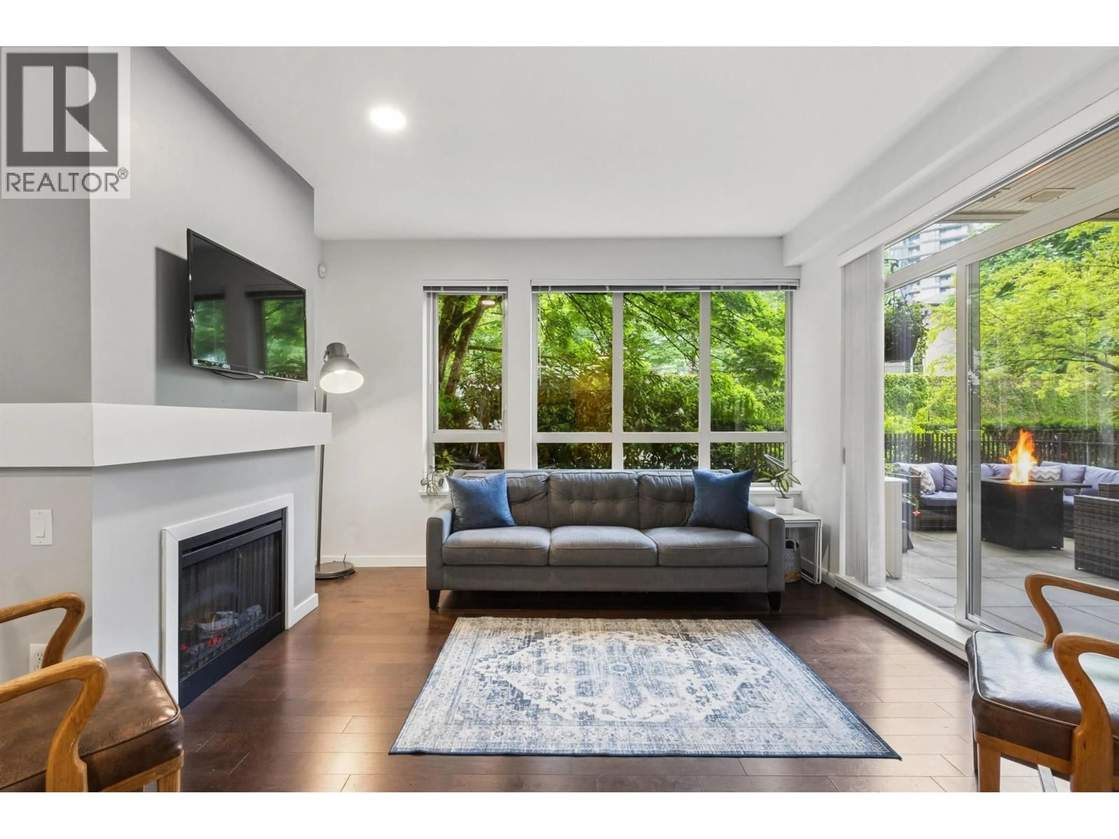 Living room with furniture, unknown for 123 - 801 KLAHANIE DRIVE, Port Moody British Columbia V3H5K4