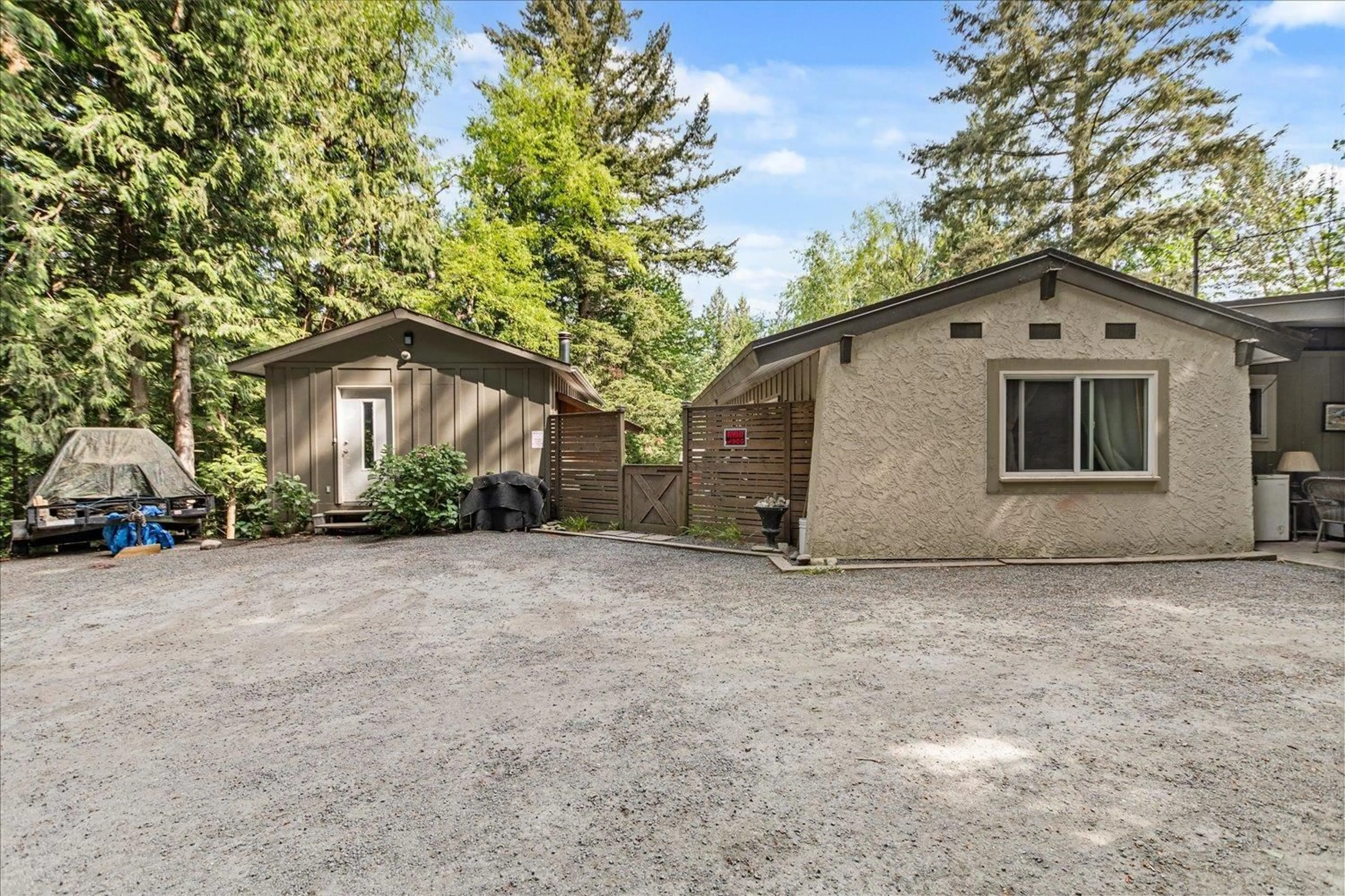A pic from outside/outdoor area/front of a property/back of a property/a pic from drone, street for 46675 EXTROM ROAD, Chilliwack British Columbia V2R4V1
