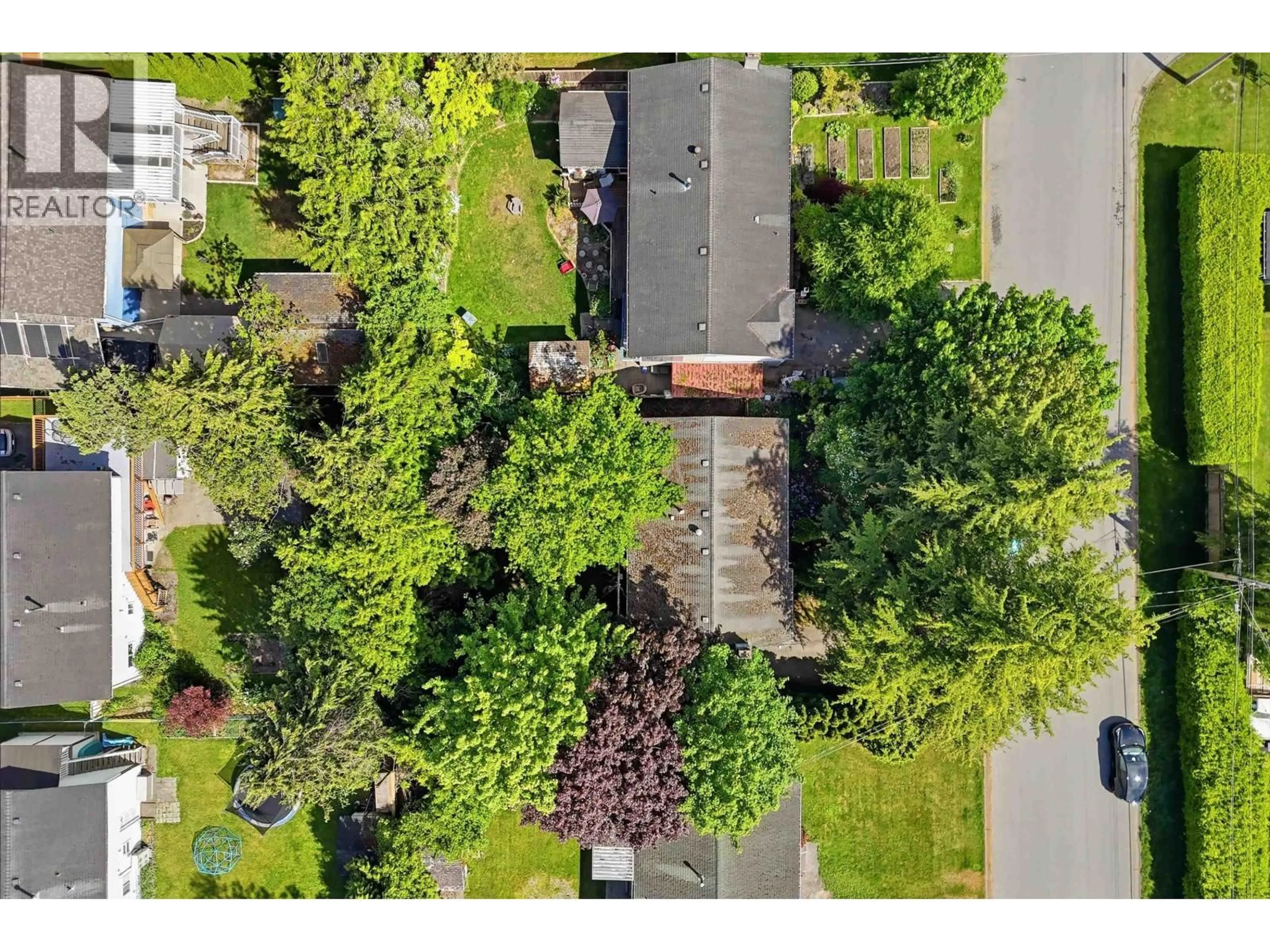A pic from outside/outdoor area/front of a property/back of a property/a pic from drone, street for 4283 48B STREET, Delta British Columbia V4K2R3