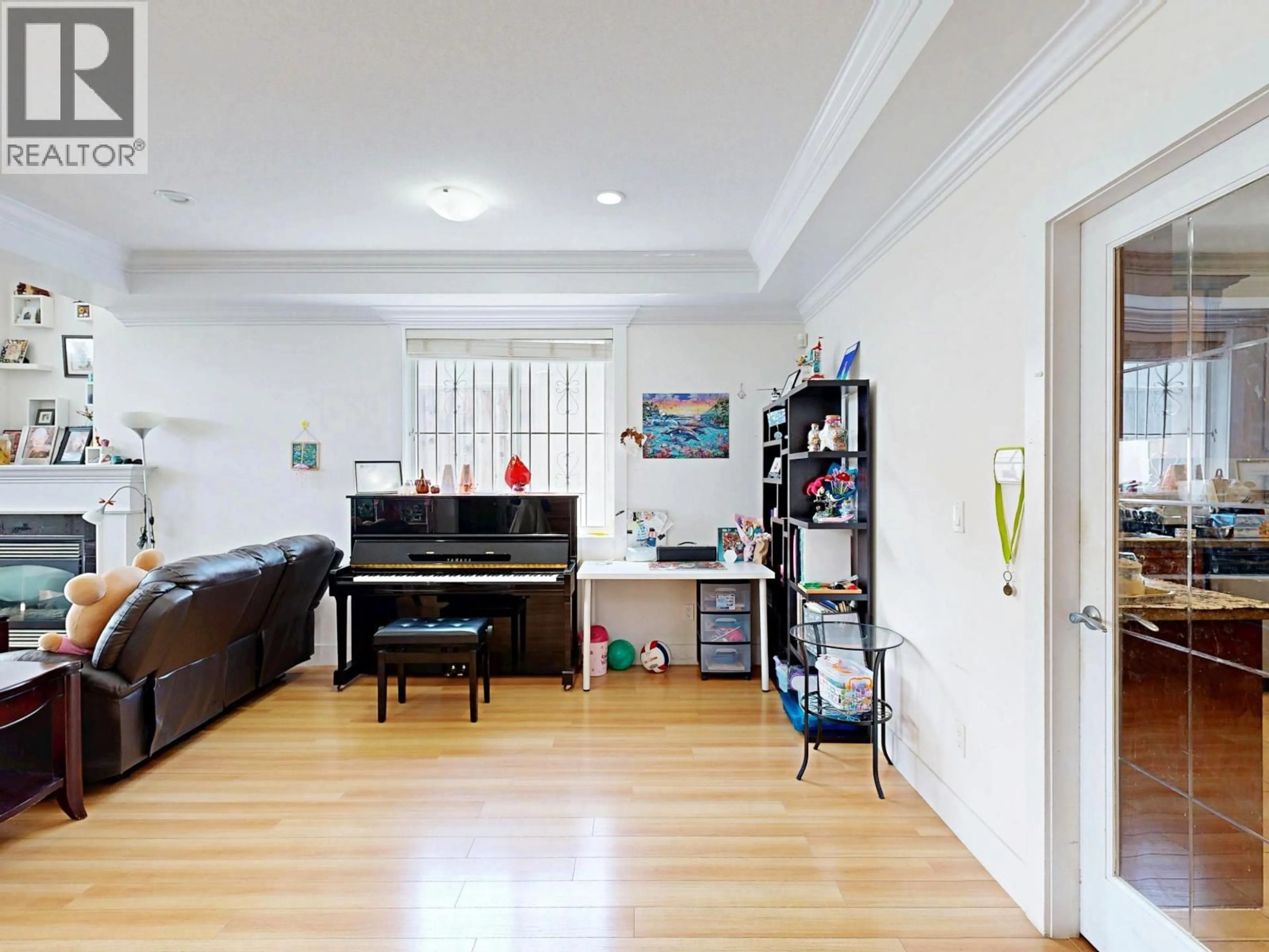 Unknown for 5685 NEVILLE STREET, Burnaby British Columbia V5J2J1