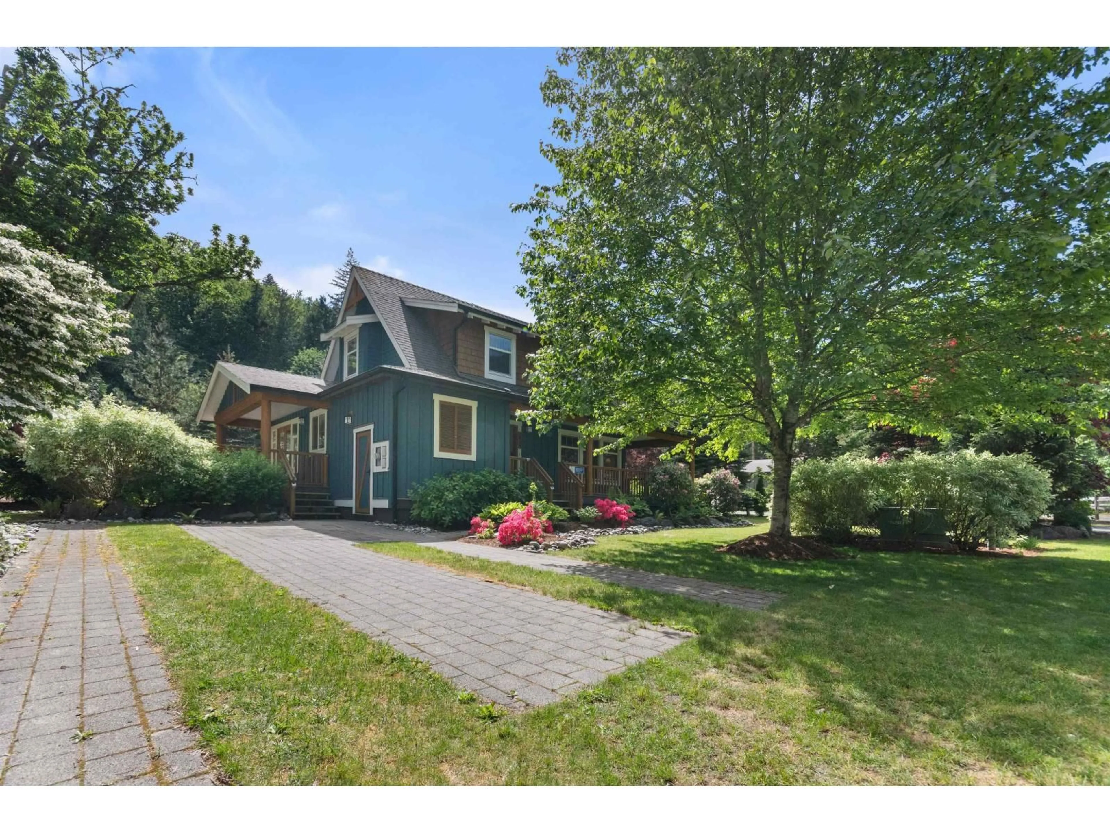 A pic from outside/outdoor area/front of a property/back of a property/a pic from drone, street for 1730 RAVENWOOD TRAIL, Lindell Beach British Columbia V2R0E1