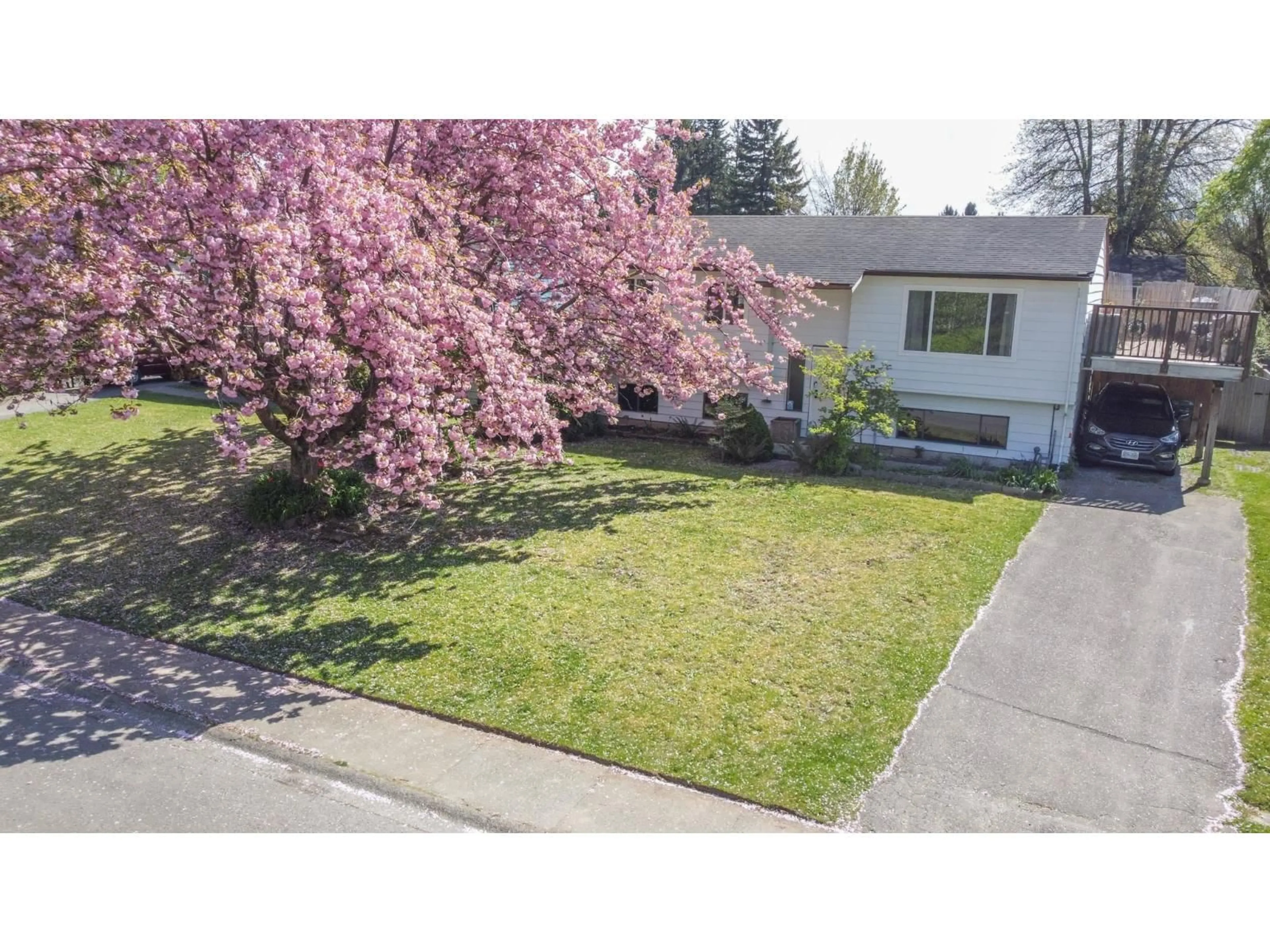 A pic from outside/outdoor area/front of a property/back of a property/a pic from drone, street for 26728 33 AVENUE, Langley British Columbia V4W3G2