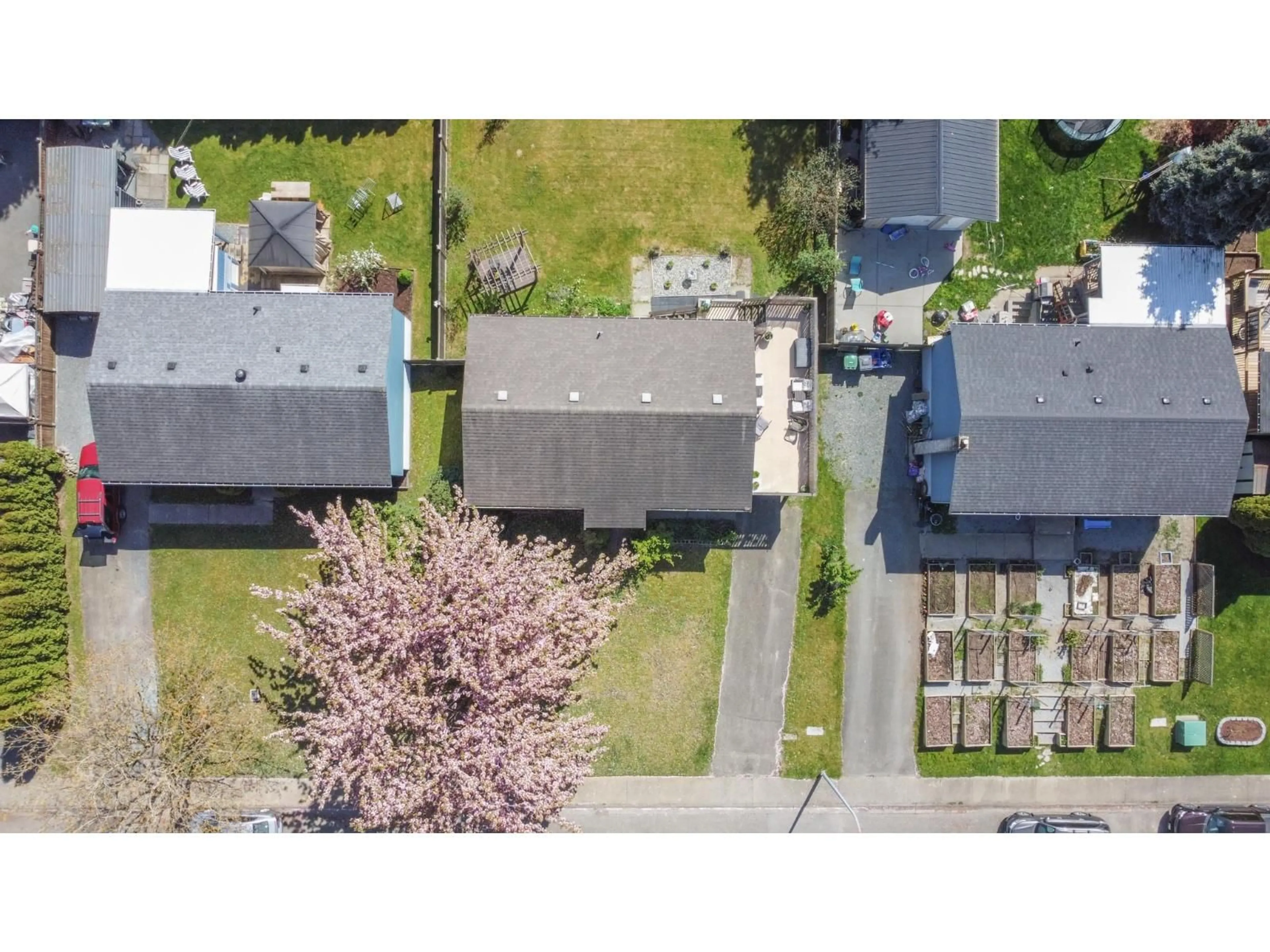 A pic from outside/outdoor area/front of a property/back of a property/a pic from drone, street for 26728 33 AVENUE, Langley British Columbia V4W3G2
