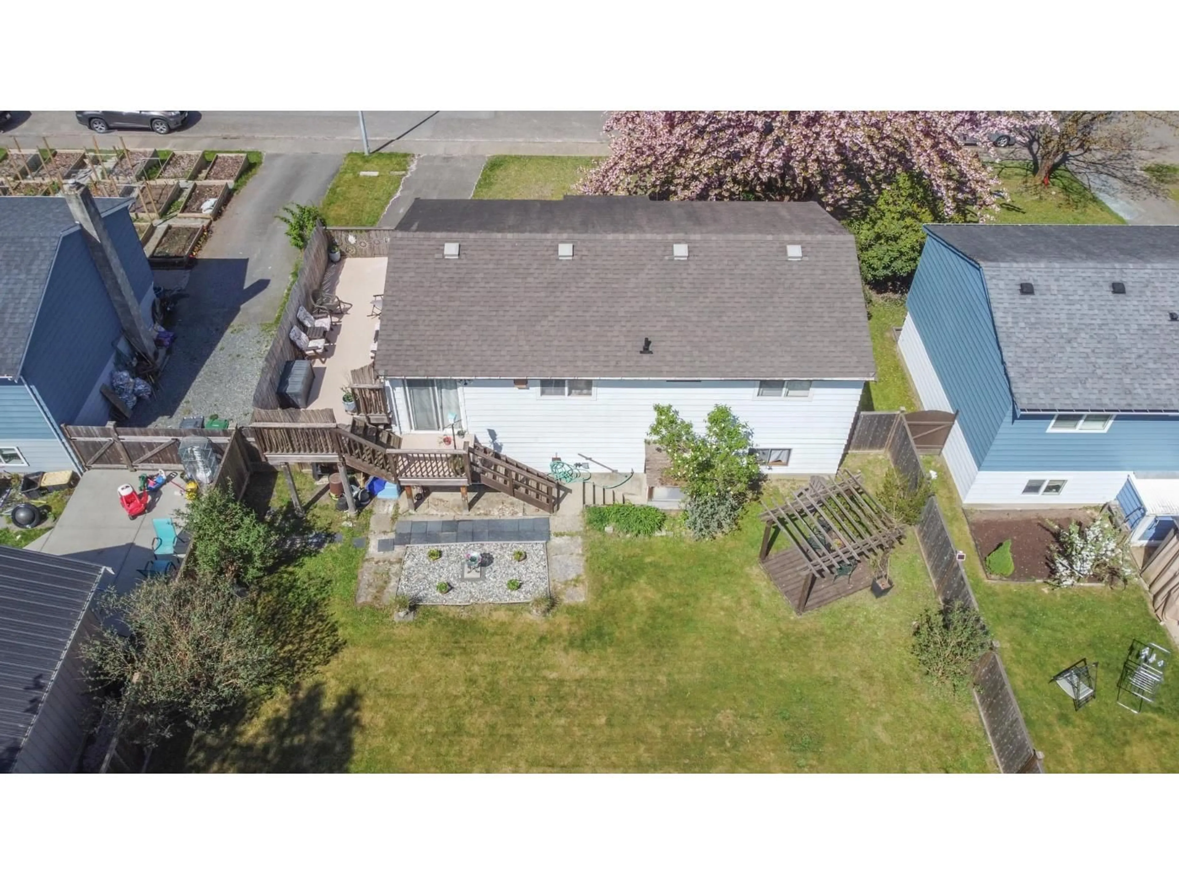 A pic from outside/outdoor area/front of a property/back of a property/a pic from drone, street for 26728 33 AVENUE, Langley British Columbia V4W3G2