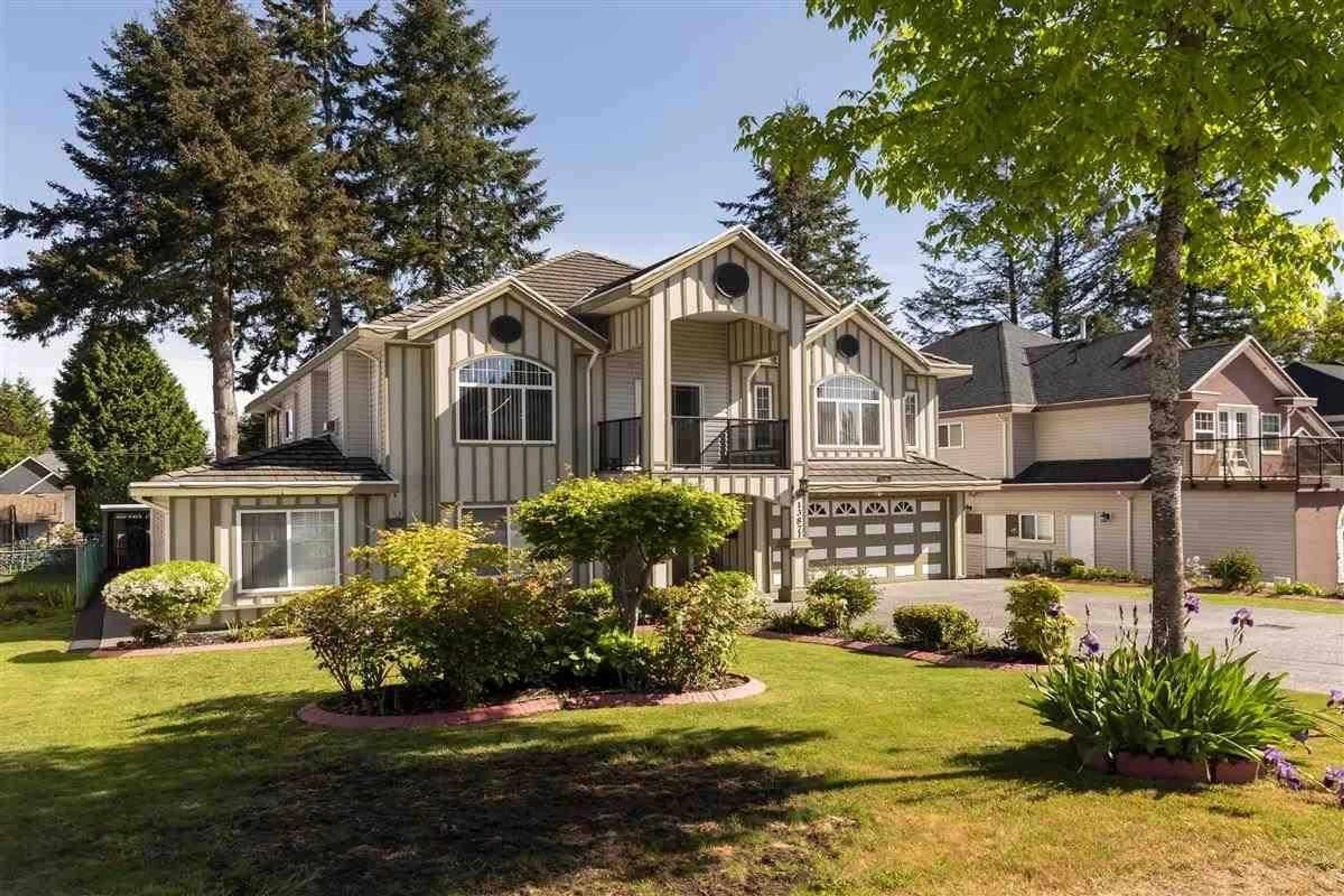 Home with vinyl exterior material, unknown for 13871 78 AVENUE, Surrey British Columbia V3W2X9