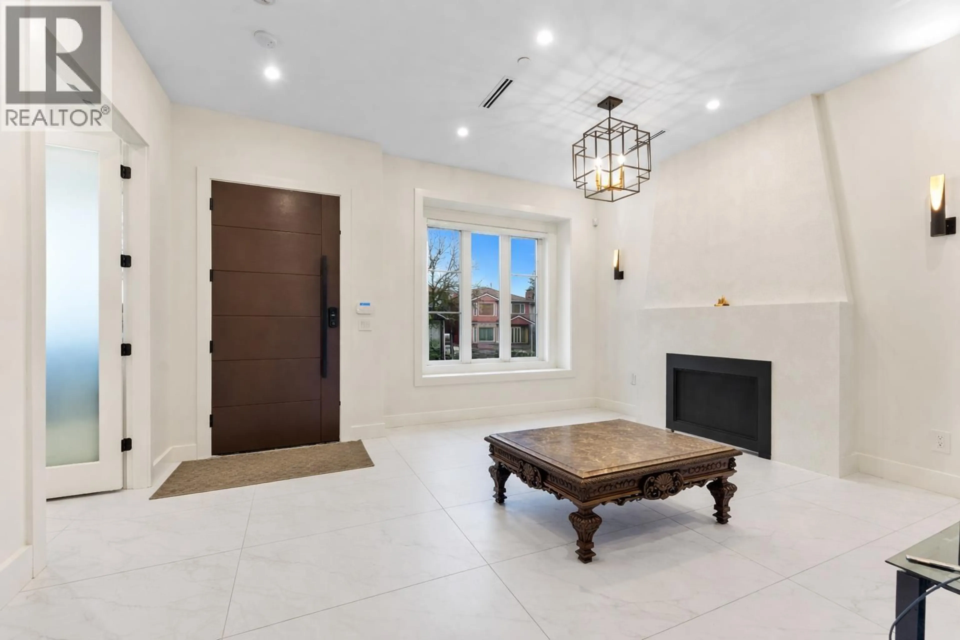 Indoor entryway for 2719 46TH AVENUE, Vancouver British Columbia V5S1A6