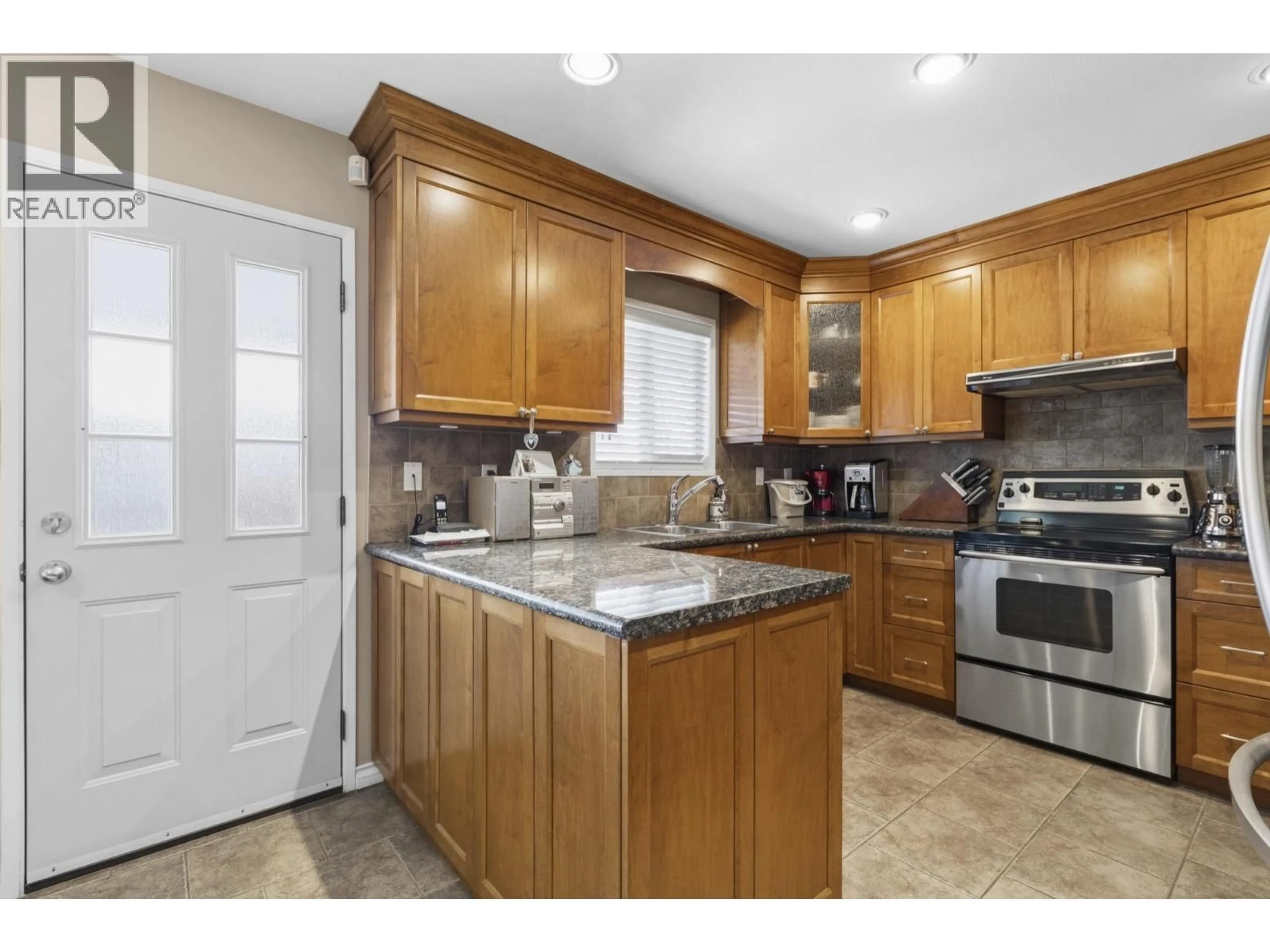 Standard kitchen, unknown for 1108 CLIFF AVENUE, Burnaby British Columbia V5A2J7