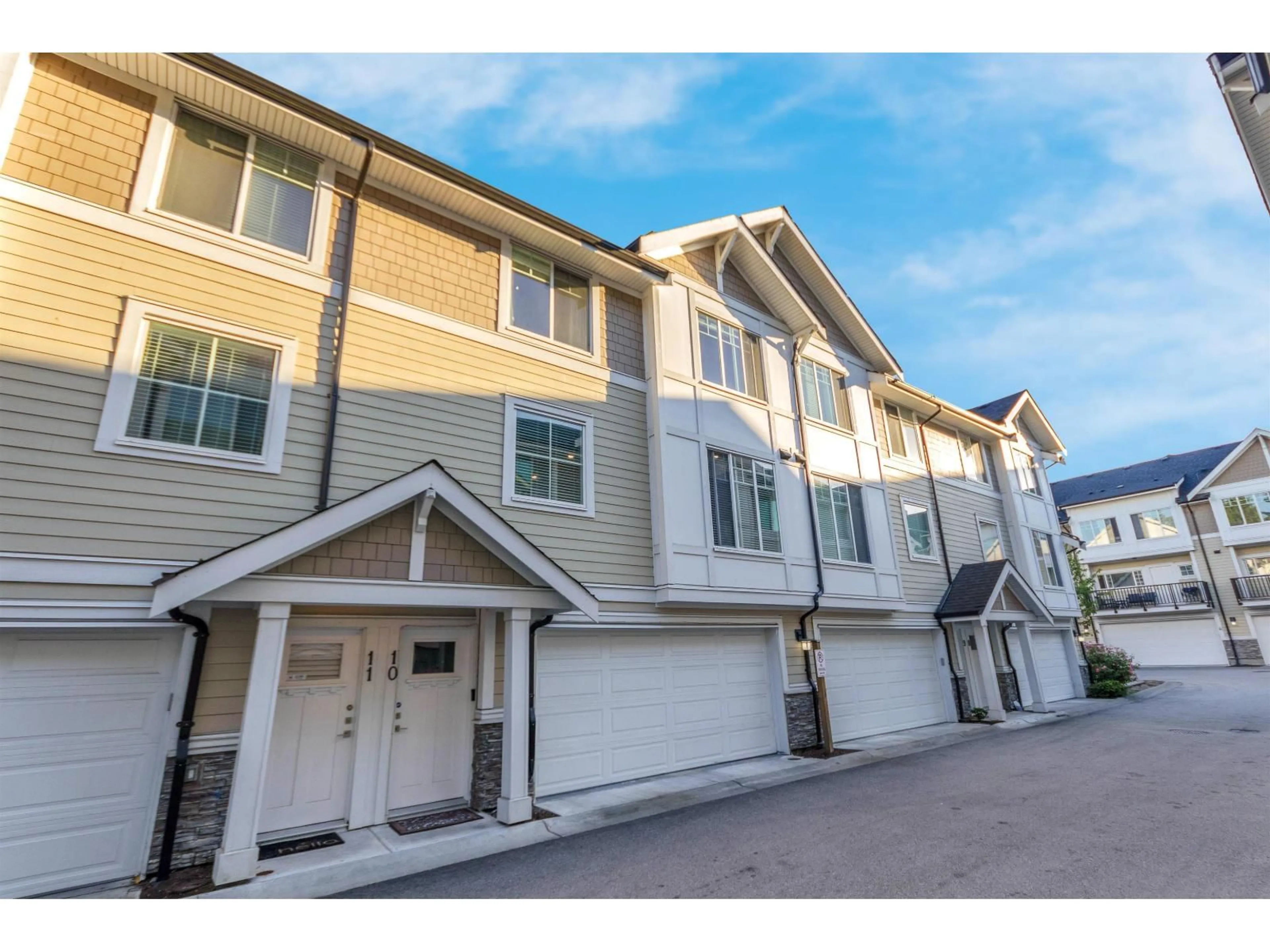 Unknown for 10 - 7056 192 STREET, Surrey British Columbia V4N1N2