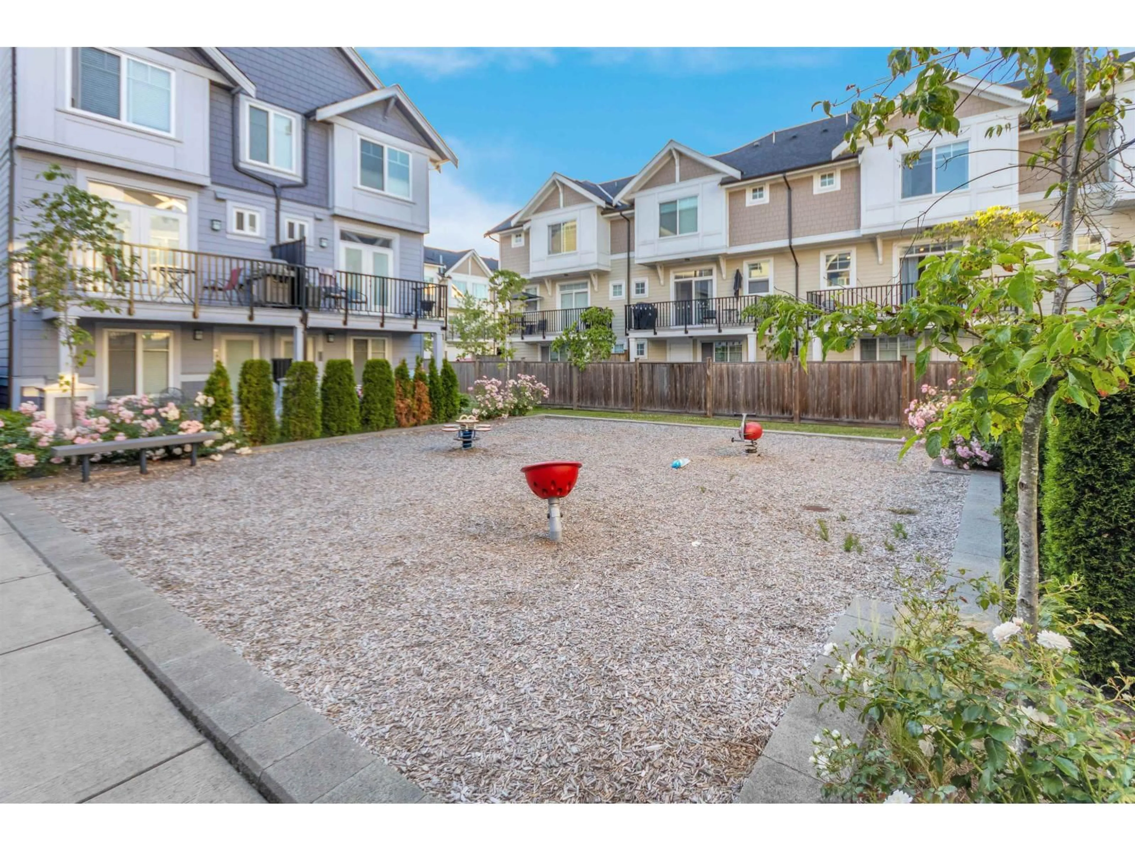Patio, street for 10 - 7056 192 STREET, Surrey British Columbia V4N1N2