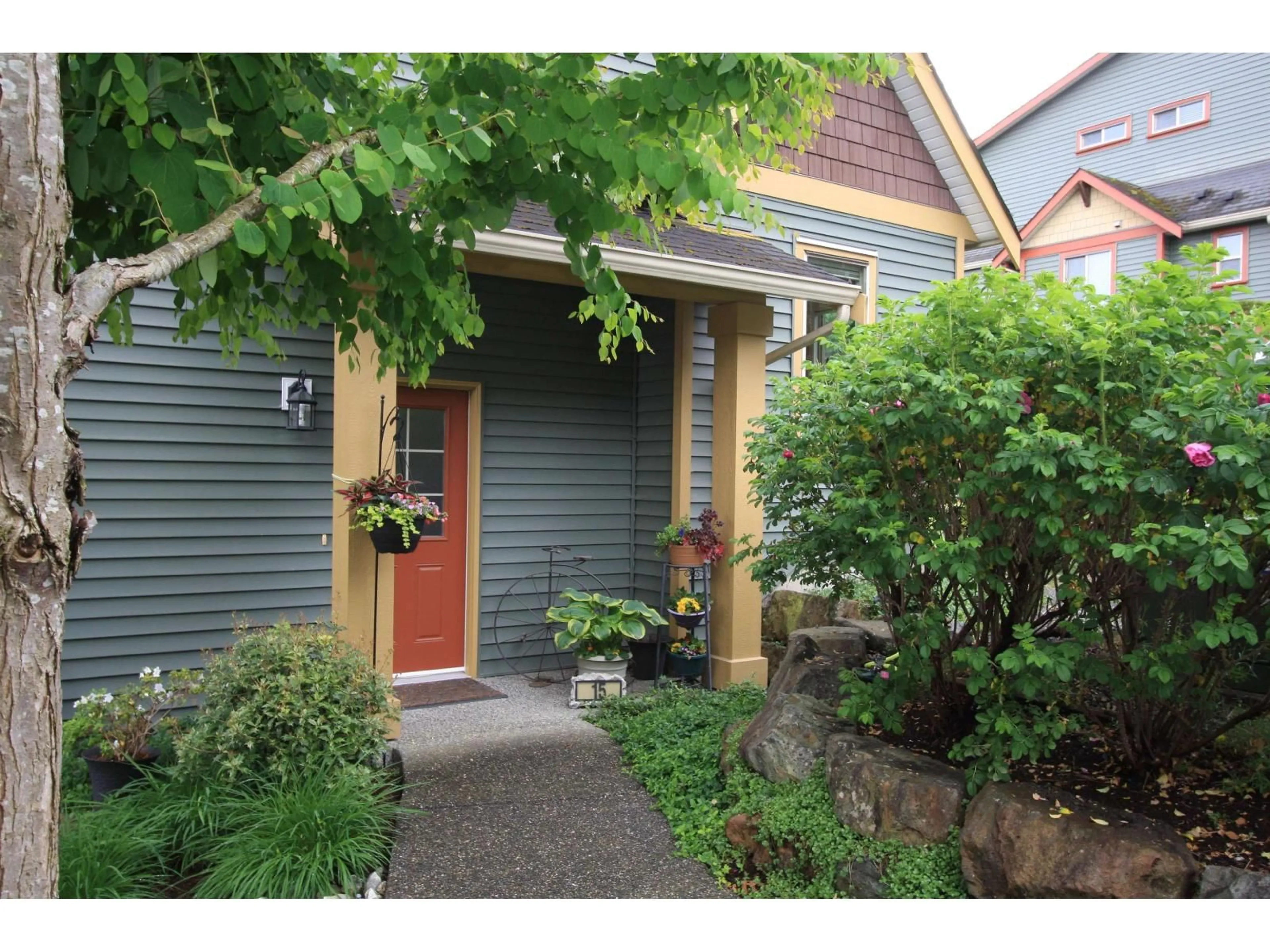 Indoor entryway for 15 - 36169 LOWER SUMAS MTN ROAD, Abbotsford British Columbia V3G0B5