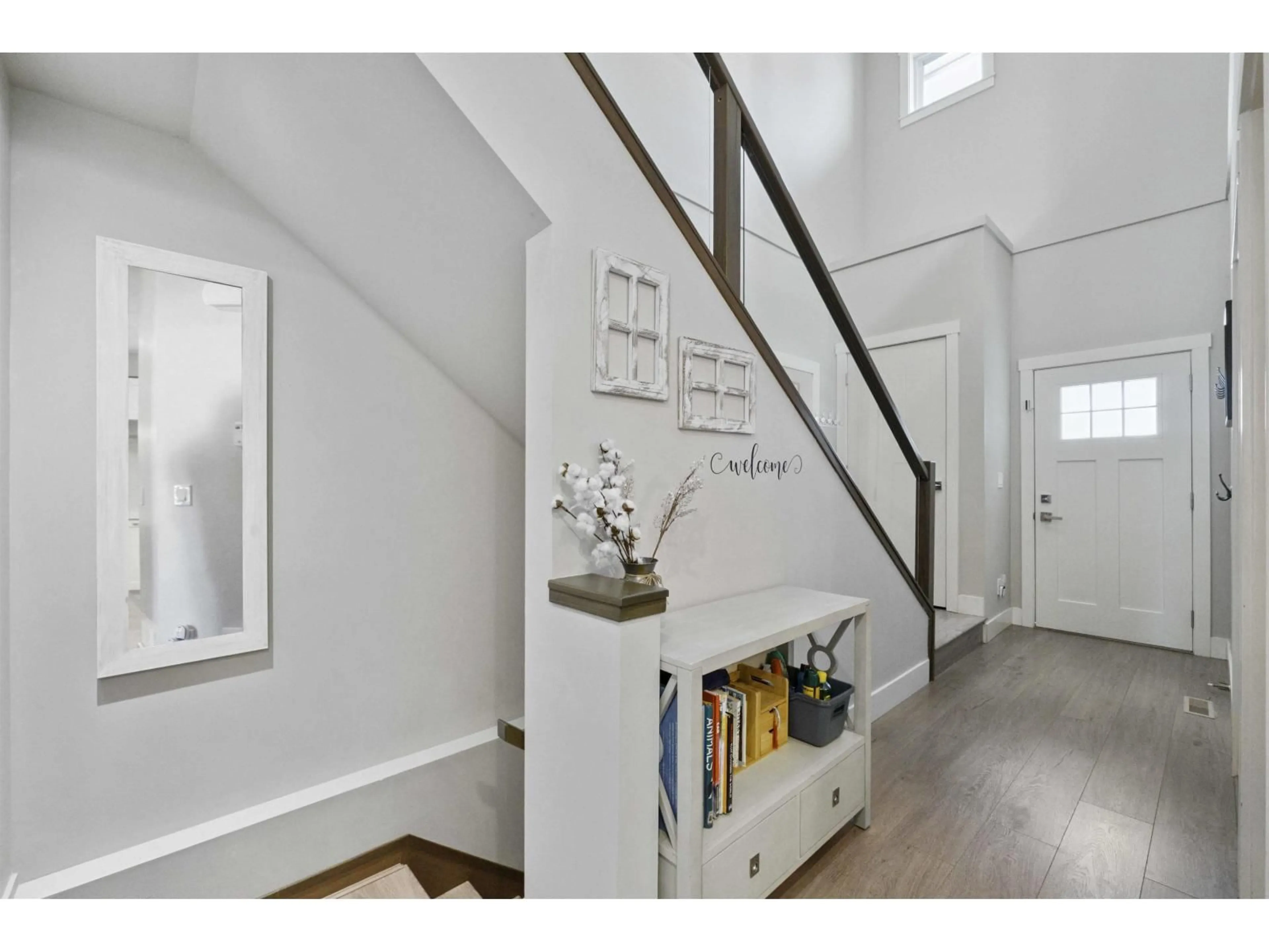 Indoor entryway for 73 - 15677 28 AVENUE, Surrey British Columbia V3Z0E5