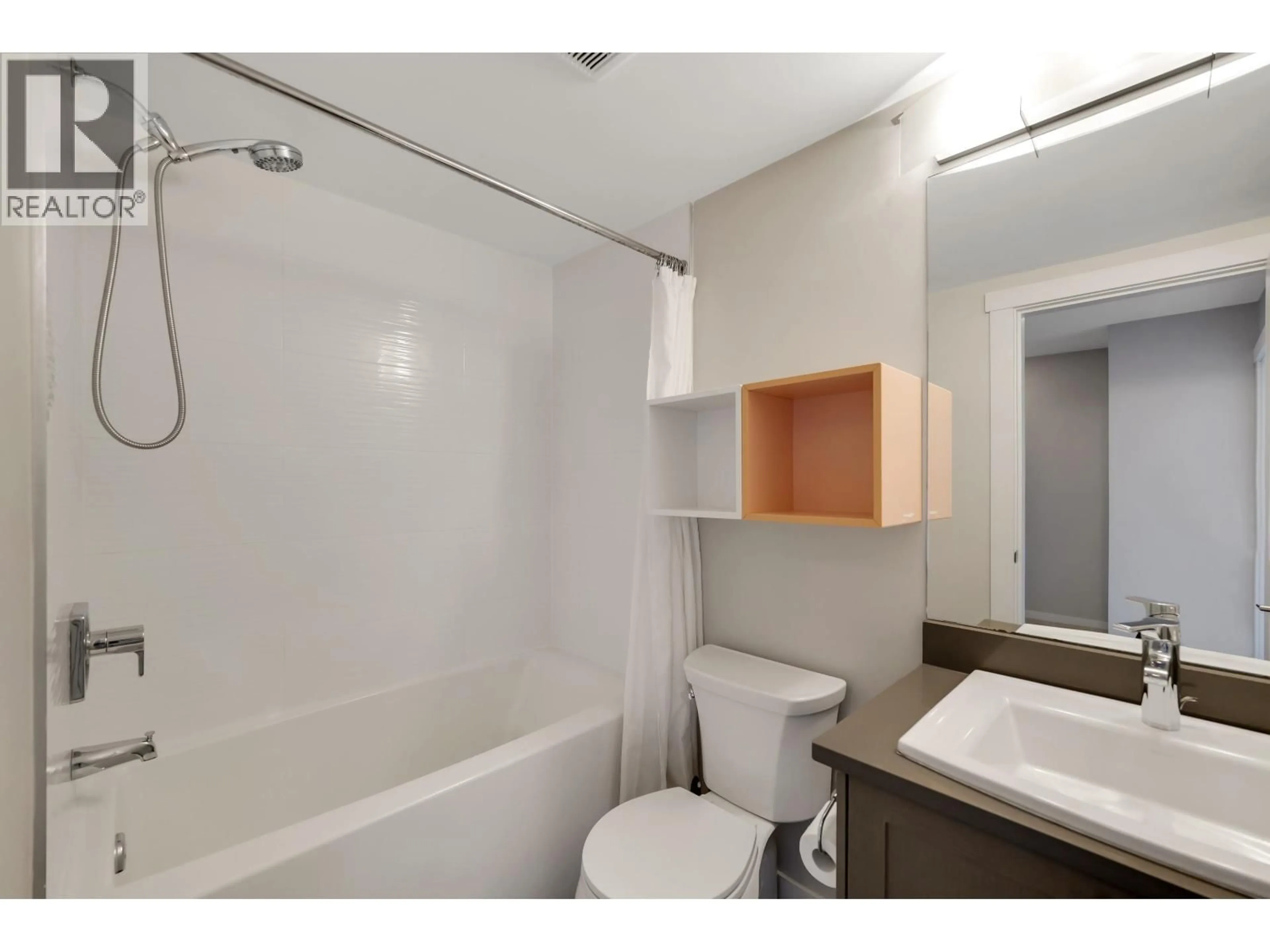 Standard bathroom, unknown for 1227 BRANDYWINE DRIVE, Squamish British Columbia V8B0V4