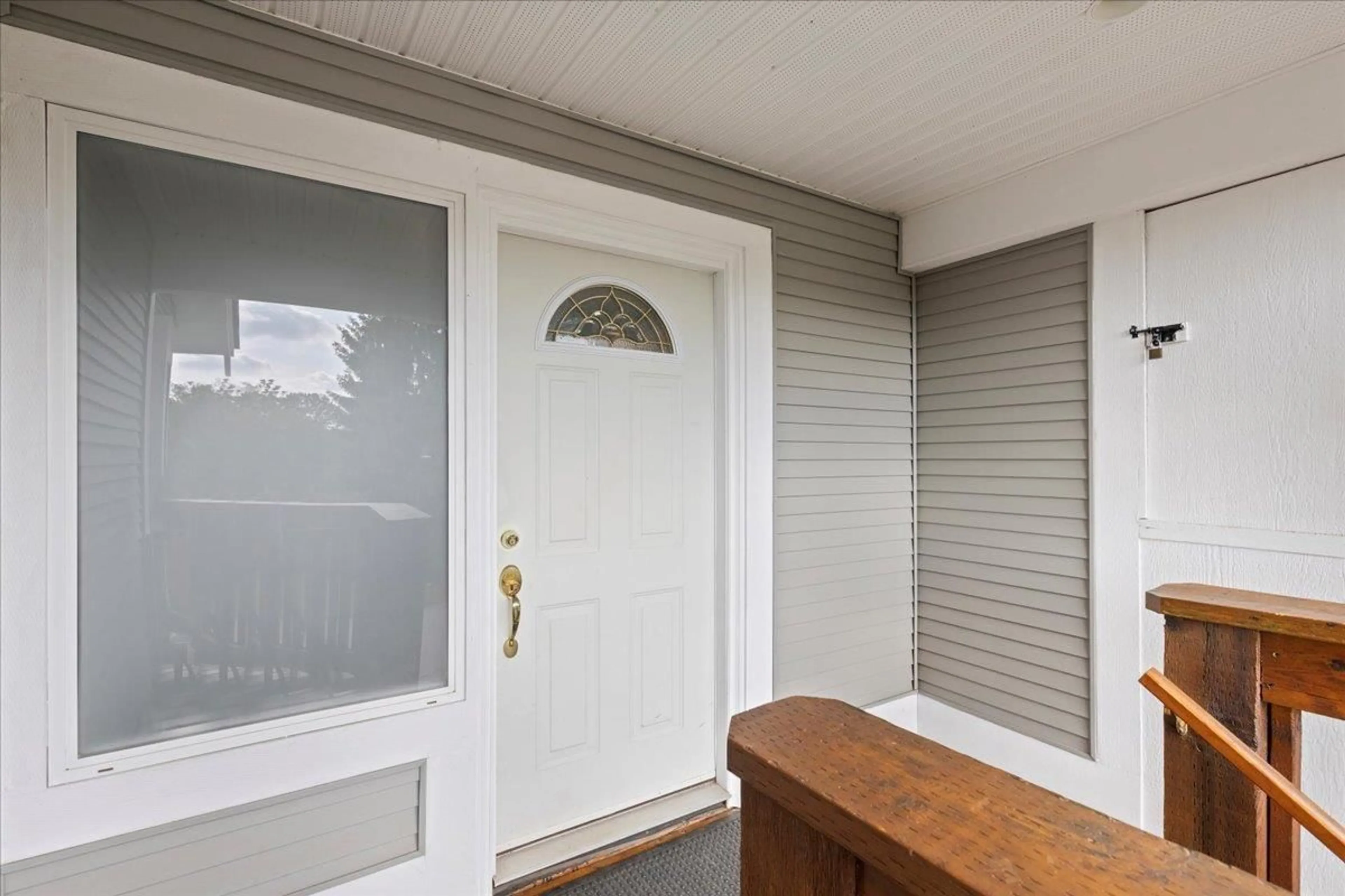 Indoor entryway for 3344 OMINECA COURT, Abbotsford British Columbia V2S8K9