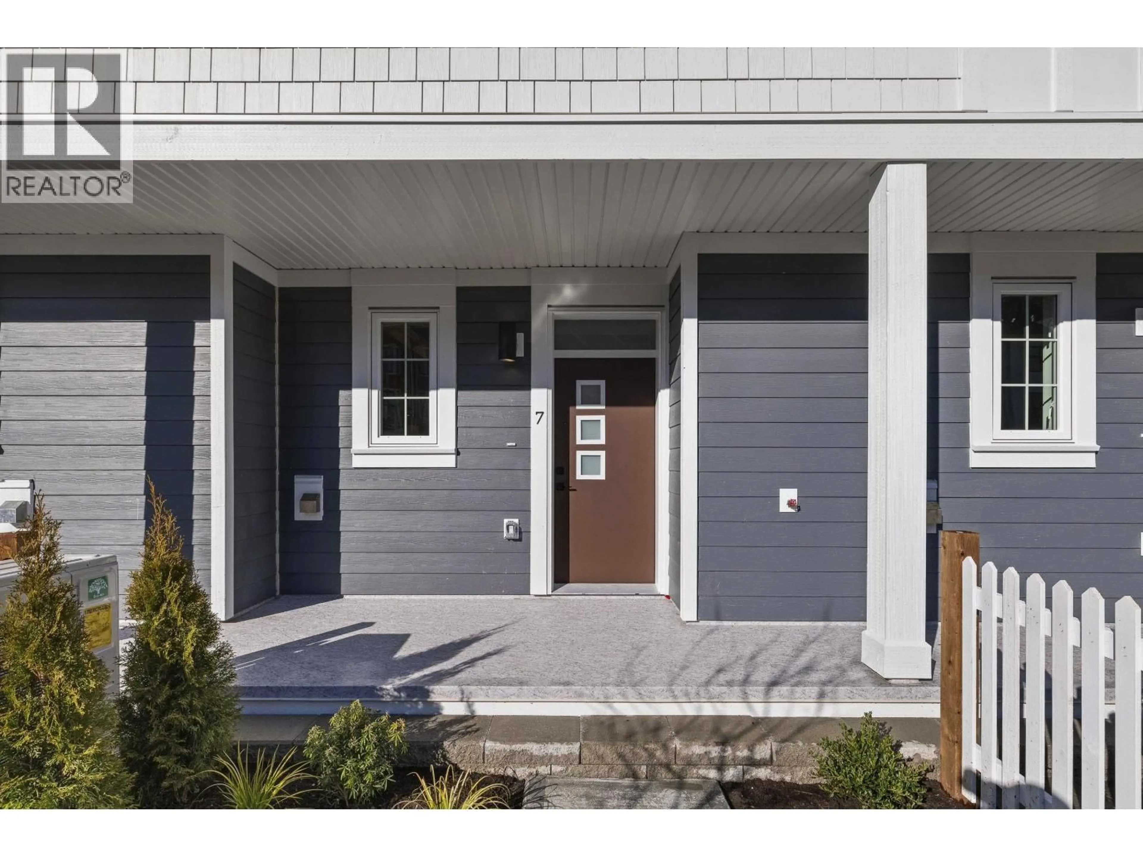 Home with vinyl exterior material, street for 4 - 2808 ST. GEORGE STREET, Port Moody British Columbia V3H0N6