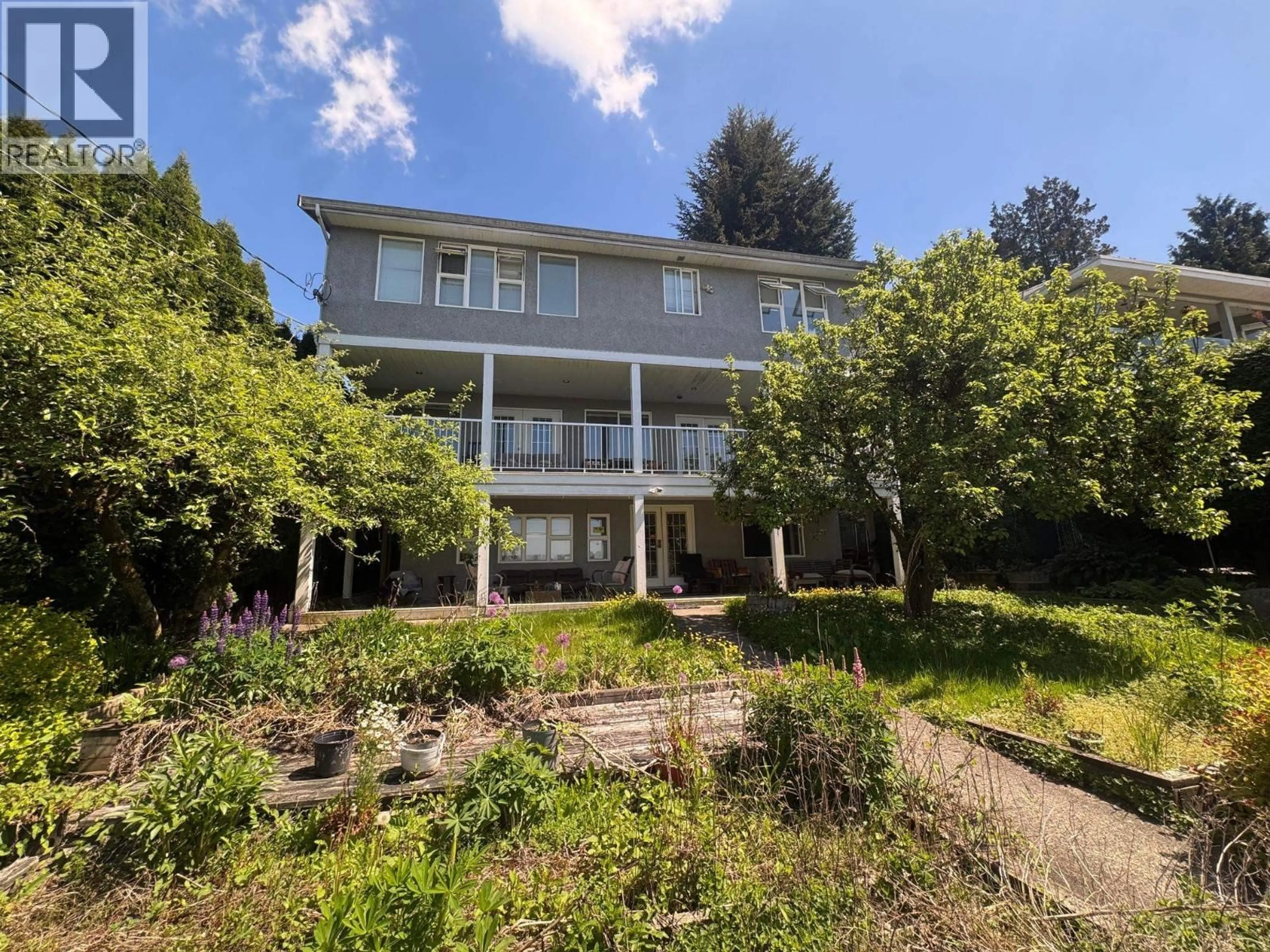 A pic from outside/outdoor area/front of a property/back of a property/a pic from drone, unknown for 7273 BRAESIDE DRIVE, Burnaby British Columbia V5A1E9