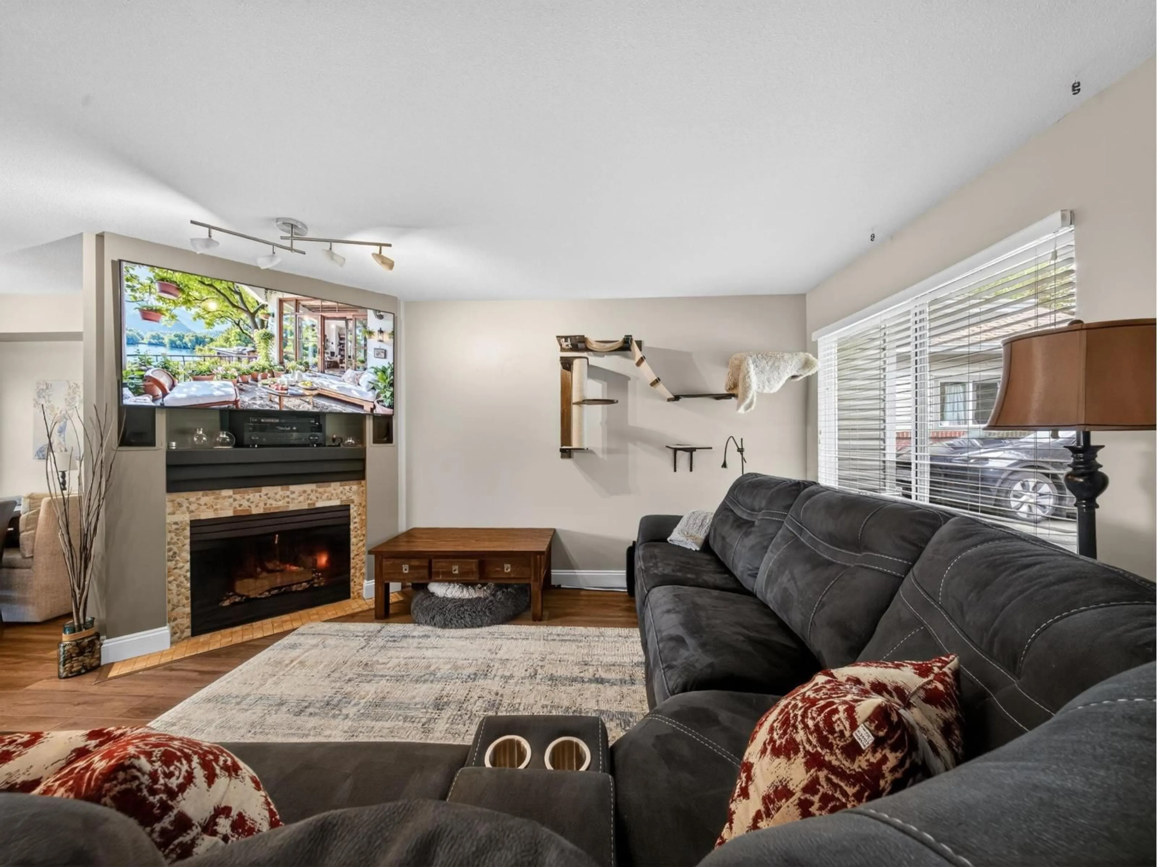 Unknown for 512 - 13900 HYLAND ROAD, Surrey British Columbia V3W2C3