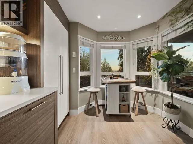202 - 2250 MARINE DRIVE, Vancouver 5