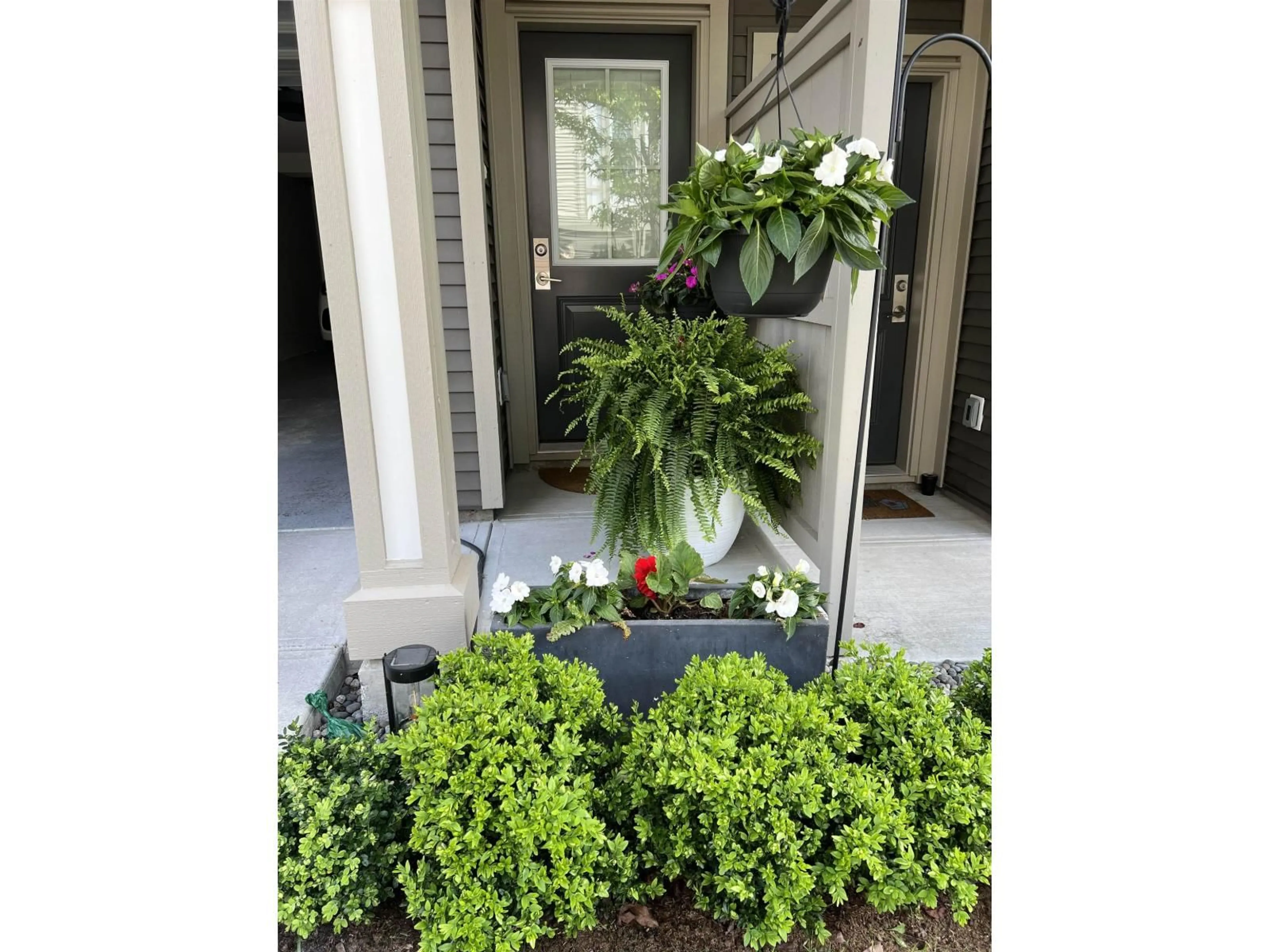 Indoor entryway for 67 - 30989 WESTRIDGE PLACE, Abbotsford British Columbia V2T0E7