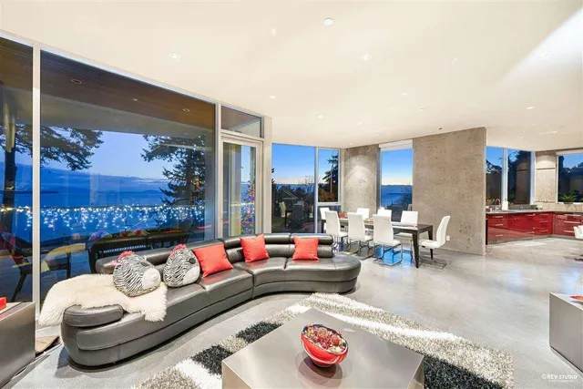 14523 MAGDALEN AVENUE, White Rock 5