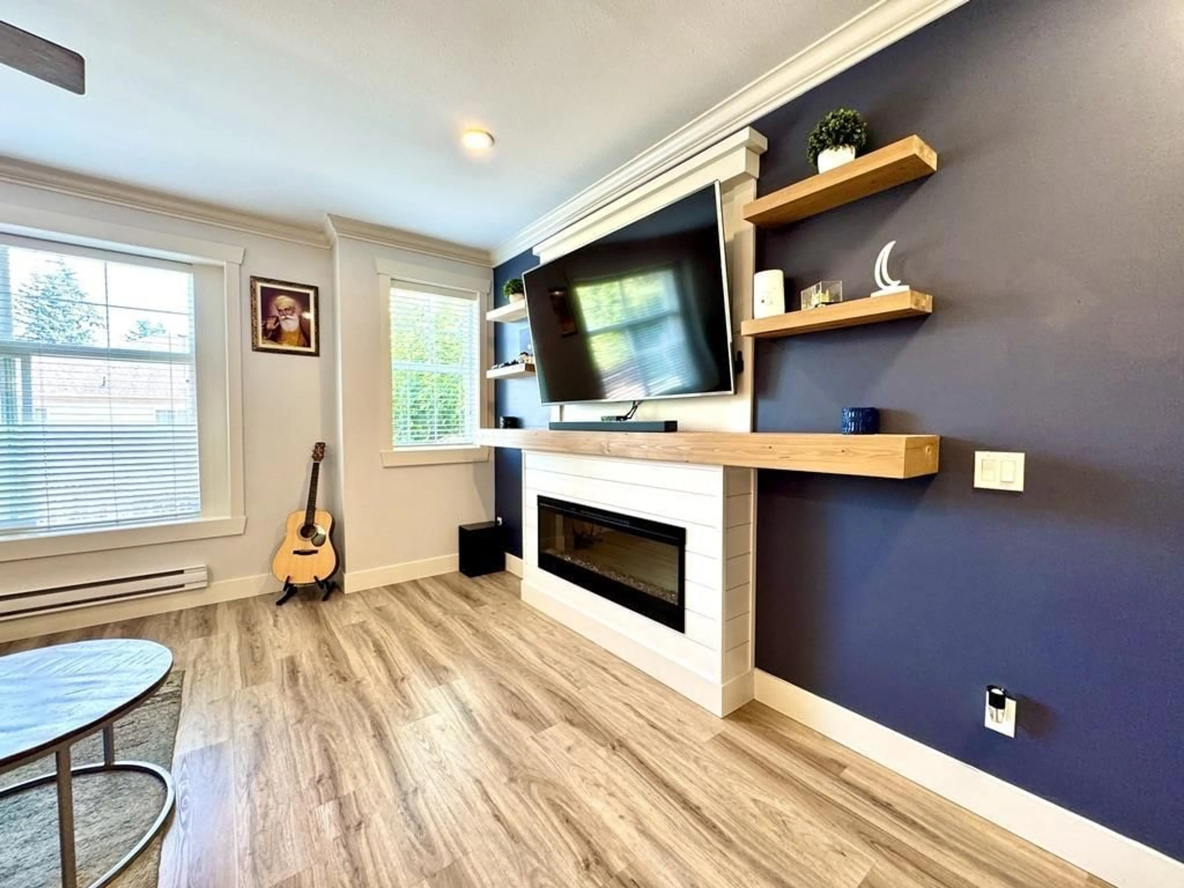 Home theater for 17 - 33860 MARSHALL ROAD, Abbotsford British Columbia V2S0E8