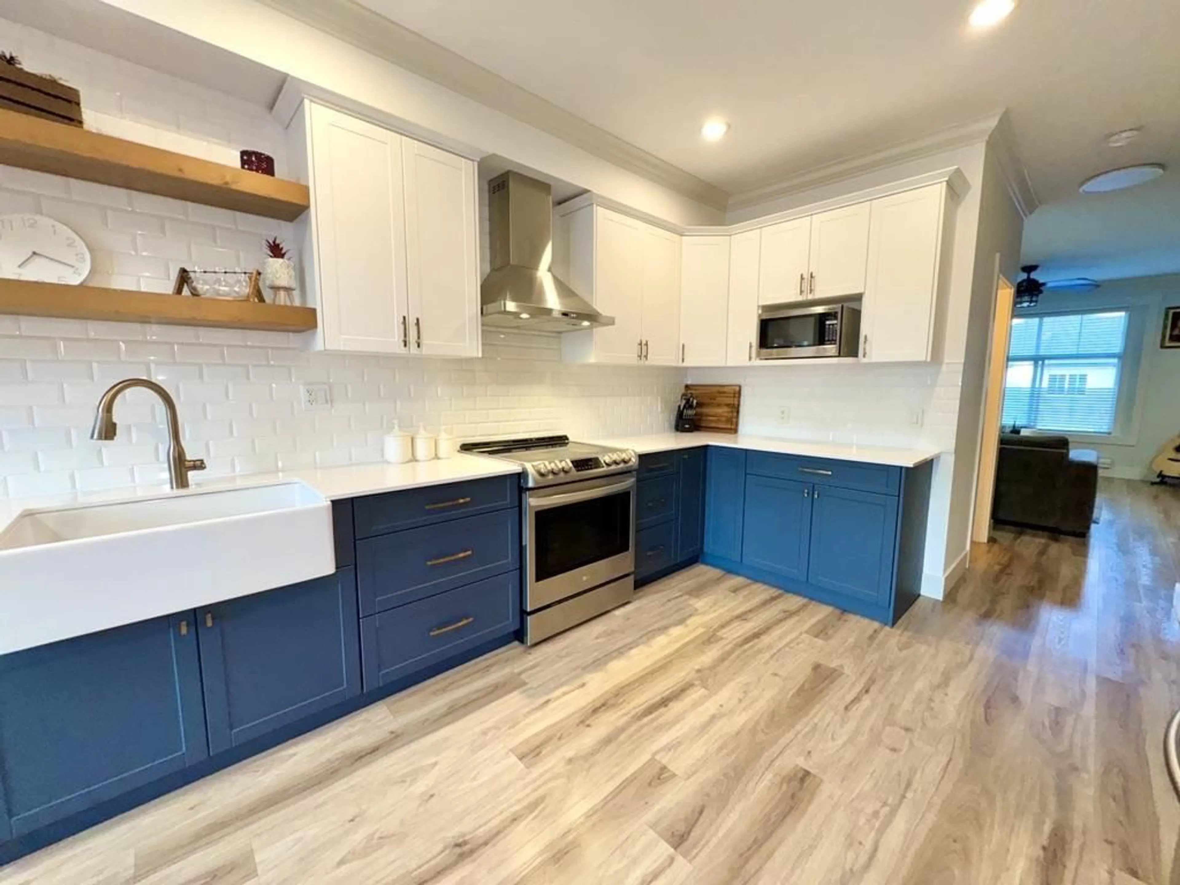 Open concept kitchen, unknown for 17 - 33860 MARSHALL ROAD, Abbotsford British Columbia V2S0E8