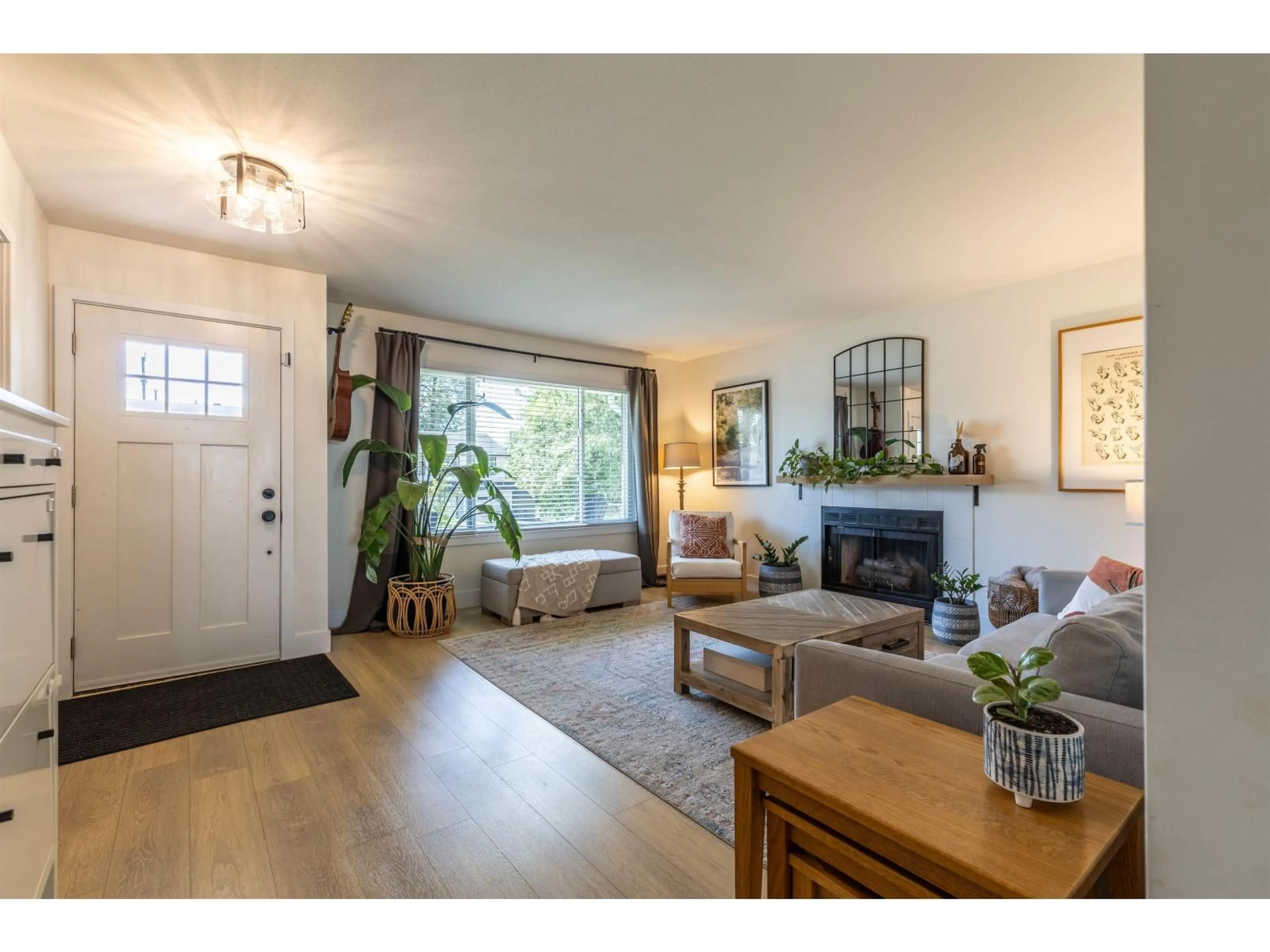 Unknown for 9537 214A STREET, Langley British Columbia V1M1T4