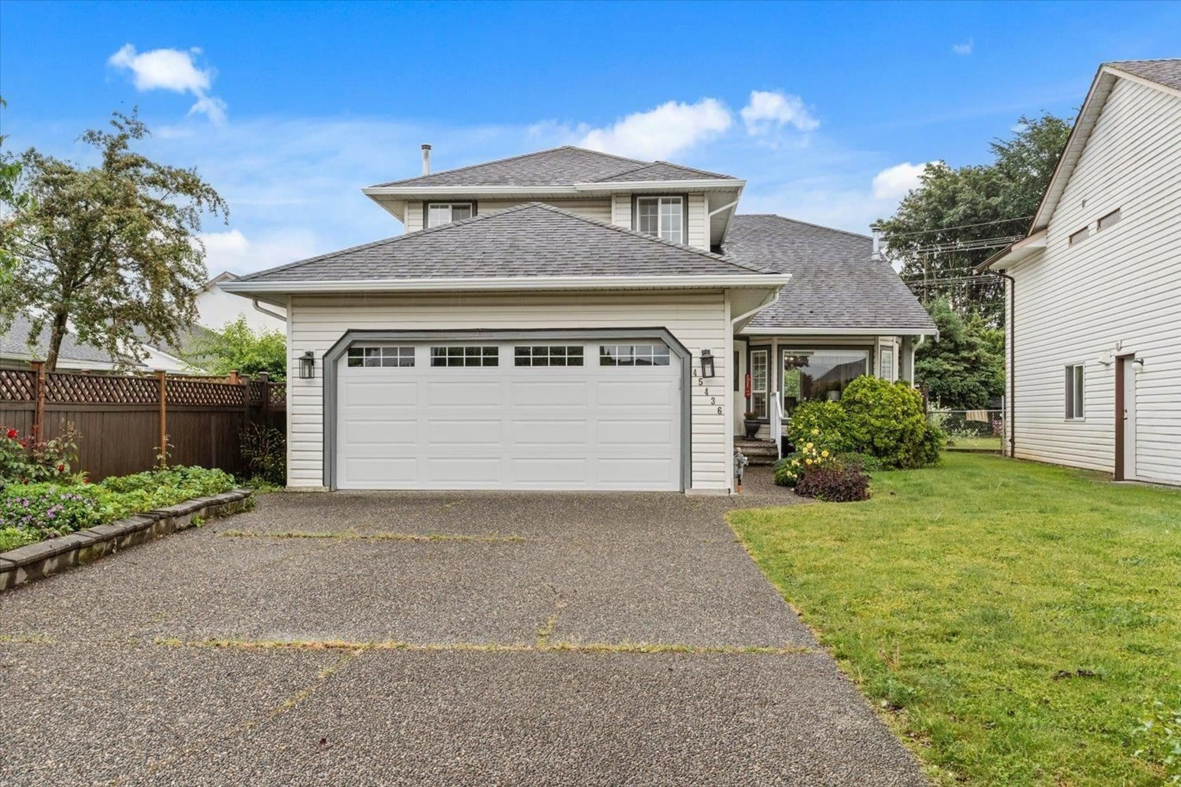 Home with vinyl exterior material, street for 45436 DORELL PLACE, Chilliwack British Columbia V2R3V3
