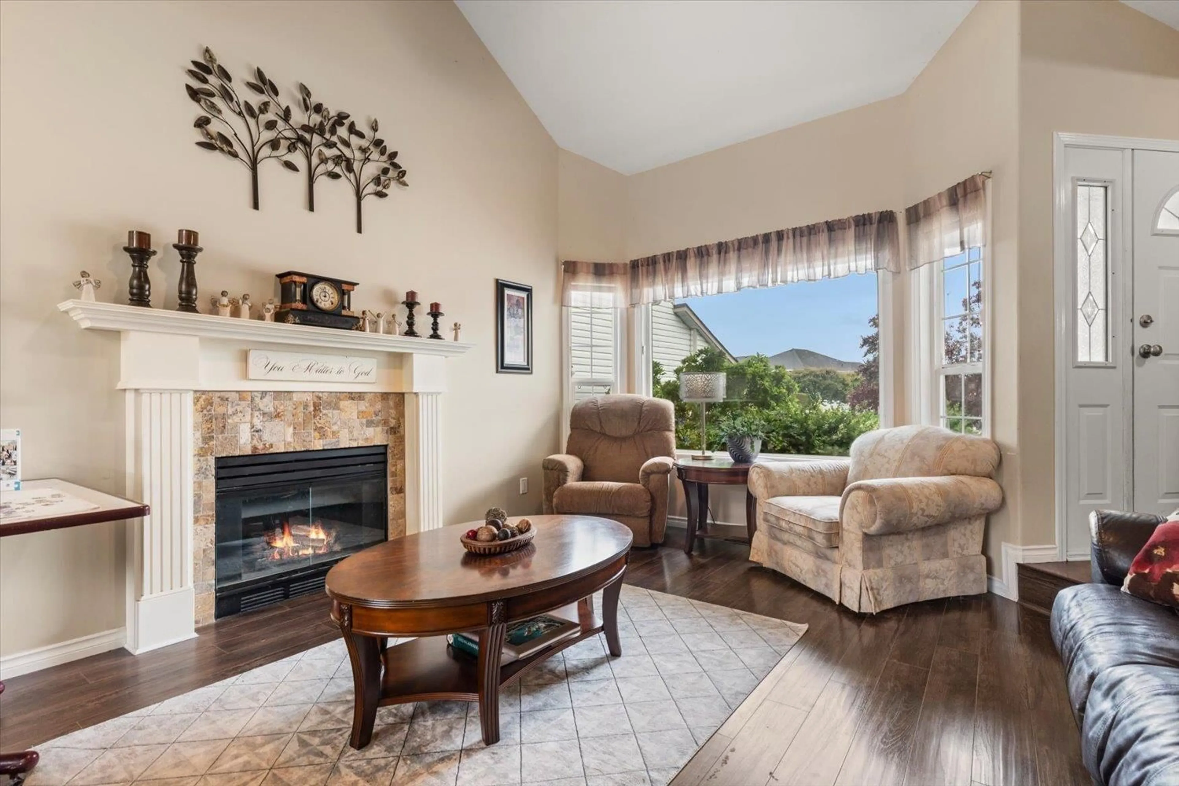 Living room with furniture, unknown for 45436 DORELL PLACE, Chilliwack British Columbia V2R3V3