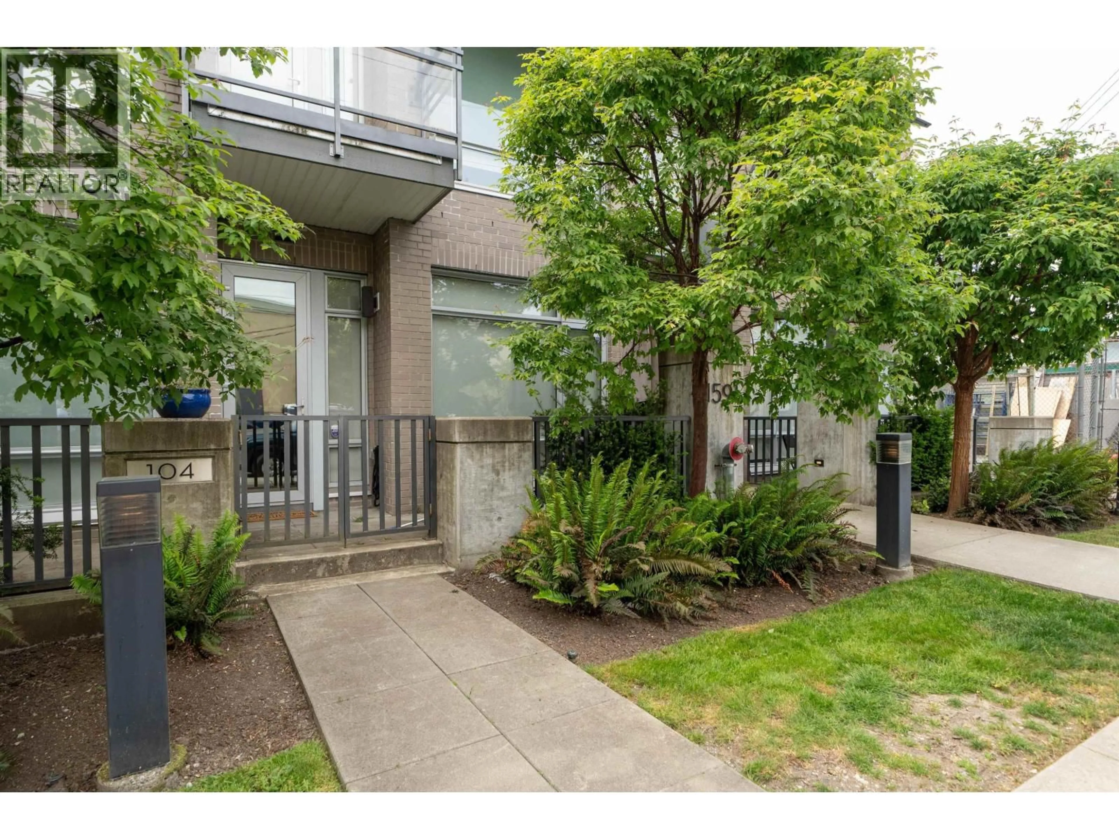 Unknown for 104 - 1591 BOWSER AVENUE, North Vancouver British Columbia V7P2Y4
