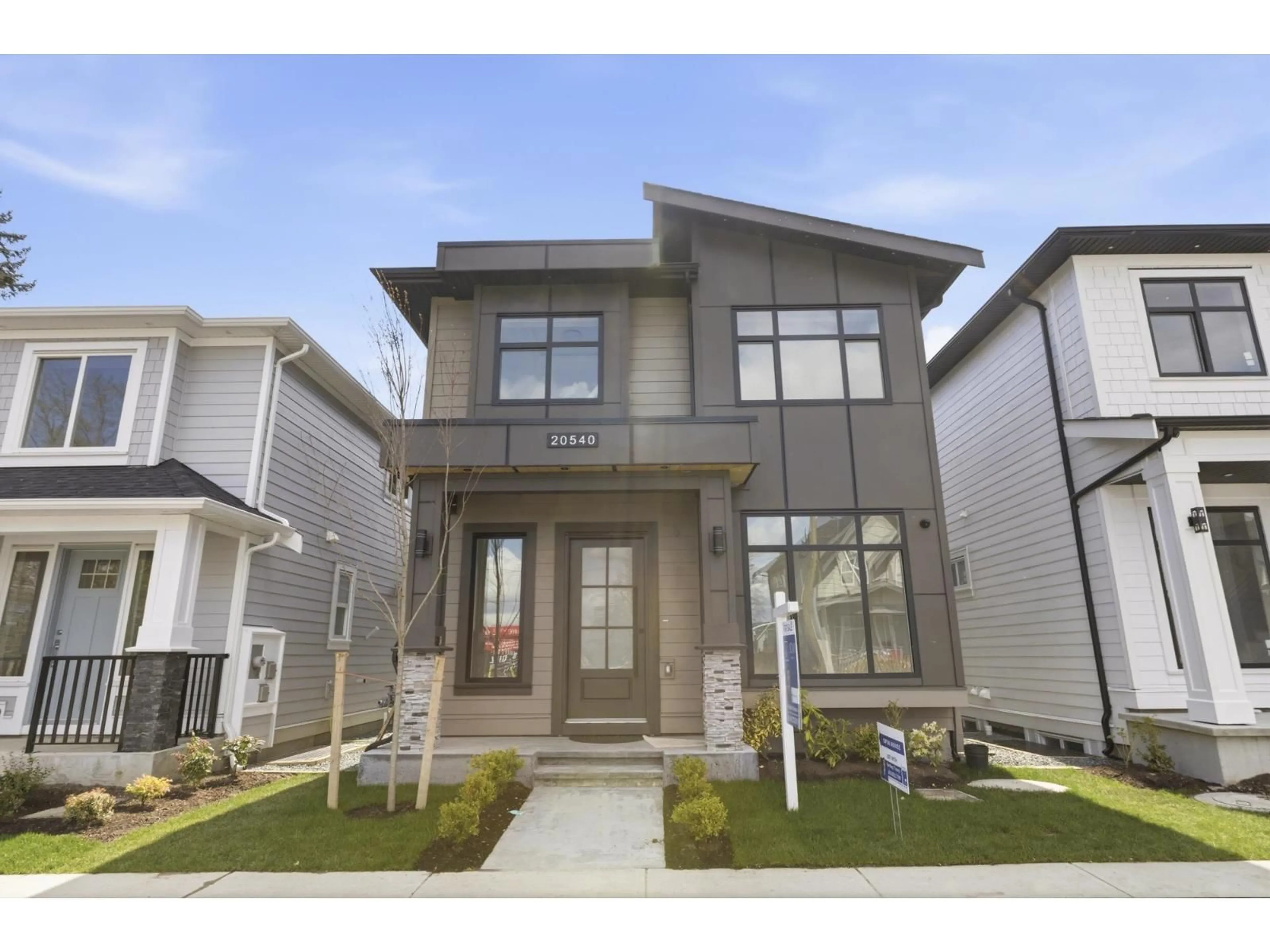 Home with vinyl exterior material, street for 20540 76 AVENUE, Langley British Columbia V2Y1V5