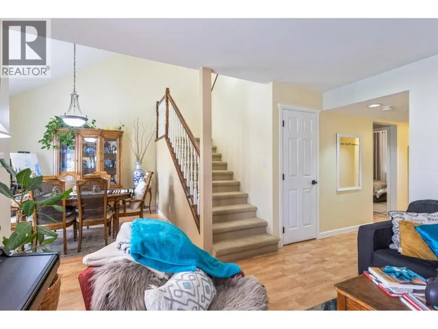 205 - 1518 BOWSER AVENUE, North Vancouver 4
