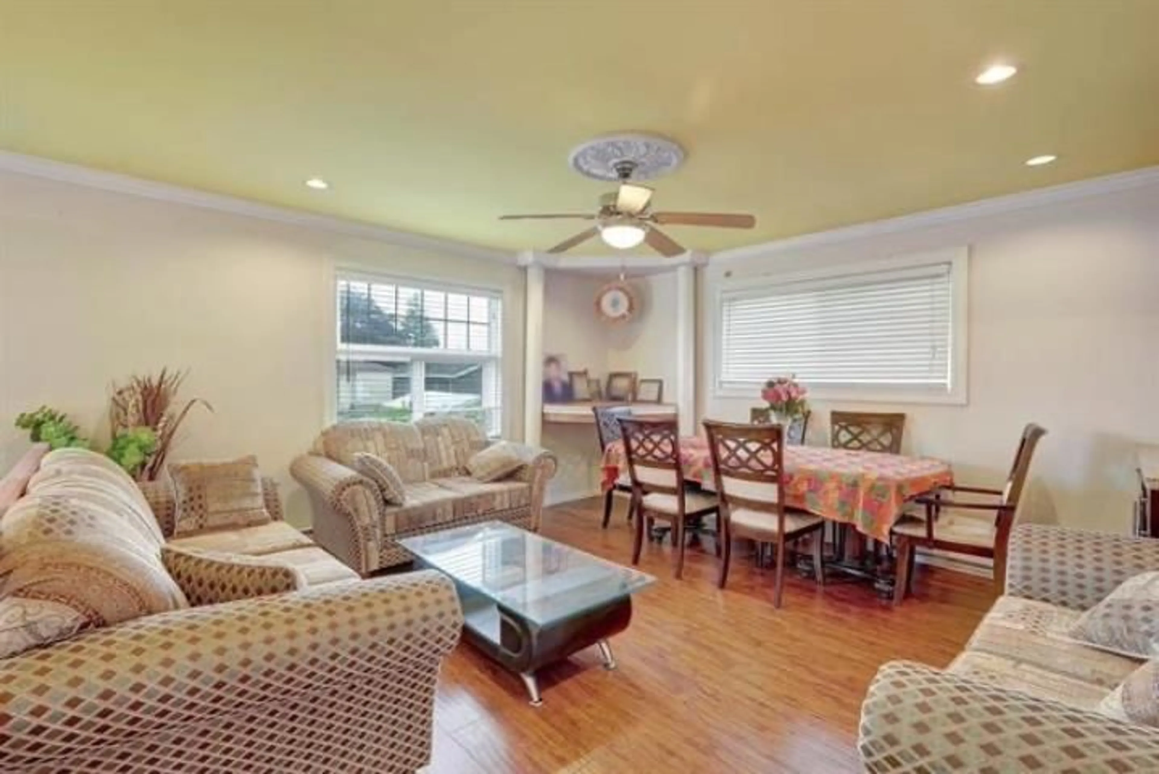 Living room with furniture, unknown for 14478 88 AVENUE, Surrey British Columbia V3S2R9