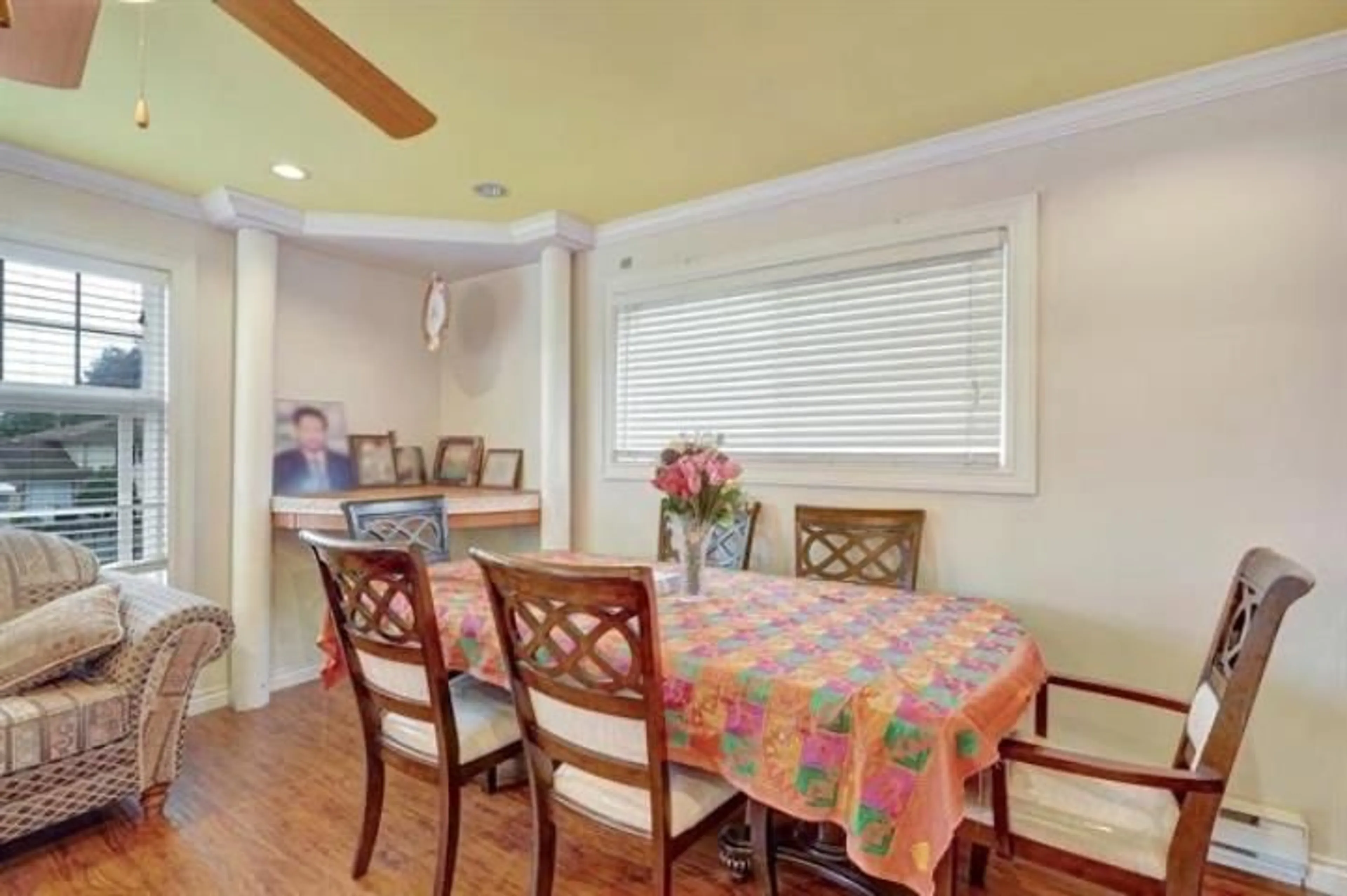 Dining room, wood/laminate floor for 14478 88 AVENUE, Surrey British Columbia V3S2R9