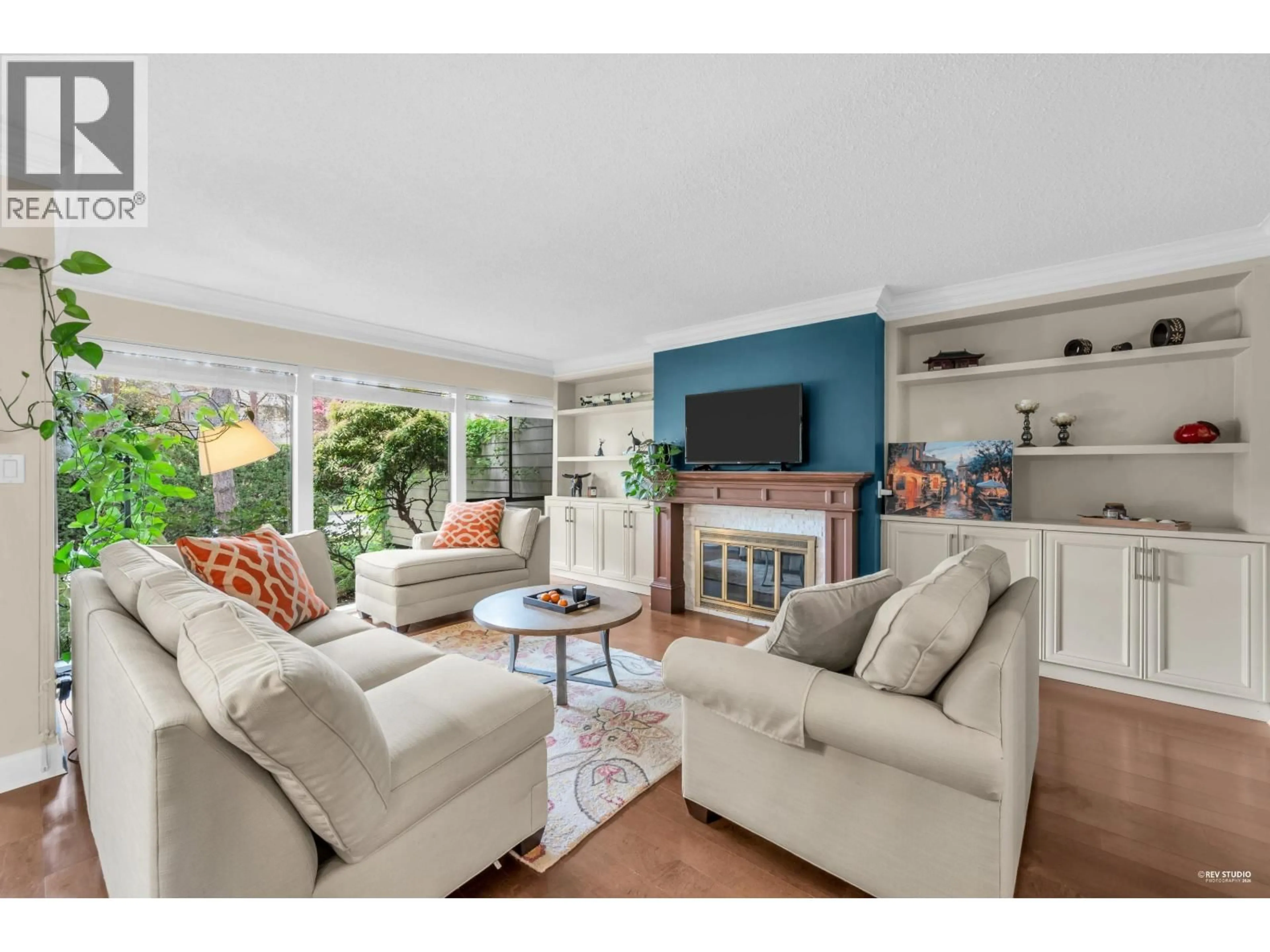 Living room with furniture, unknown for 2143 MCMULLEN AVENUE, Vancouver British Columbia V6L3B3