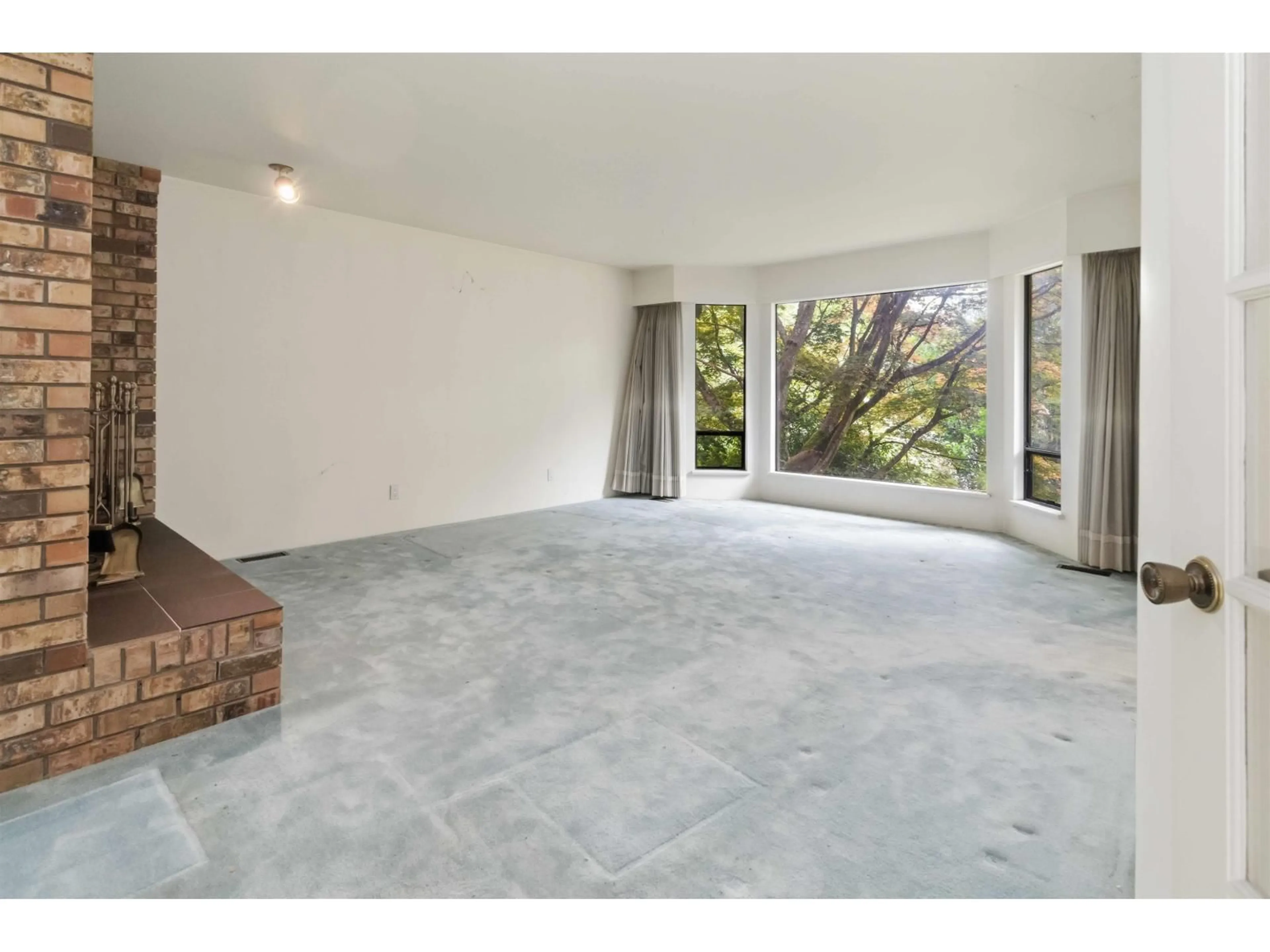 A pic of a room for 3427 140 STREET, Surrey British Columbia V4P2B1