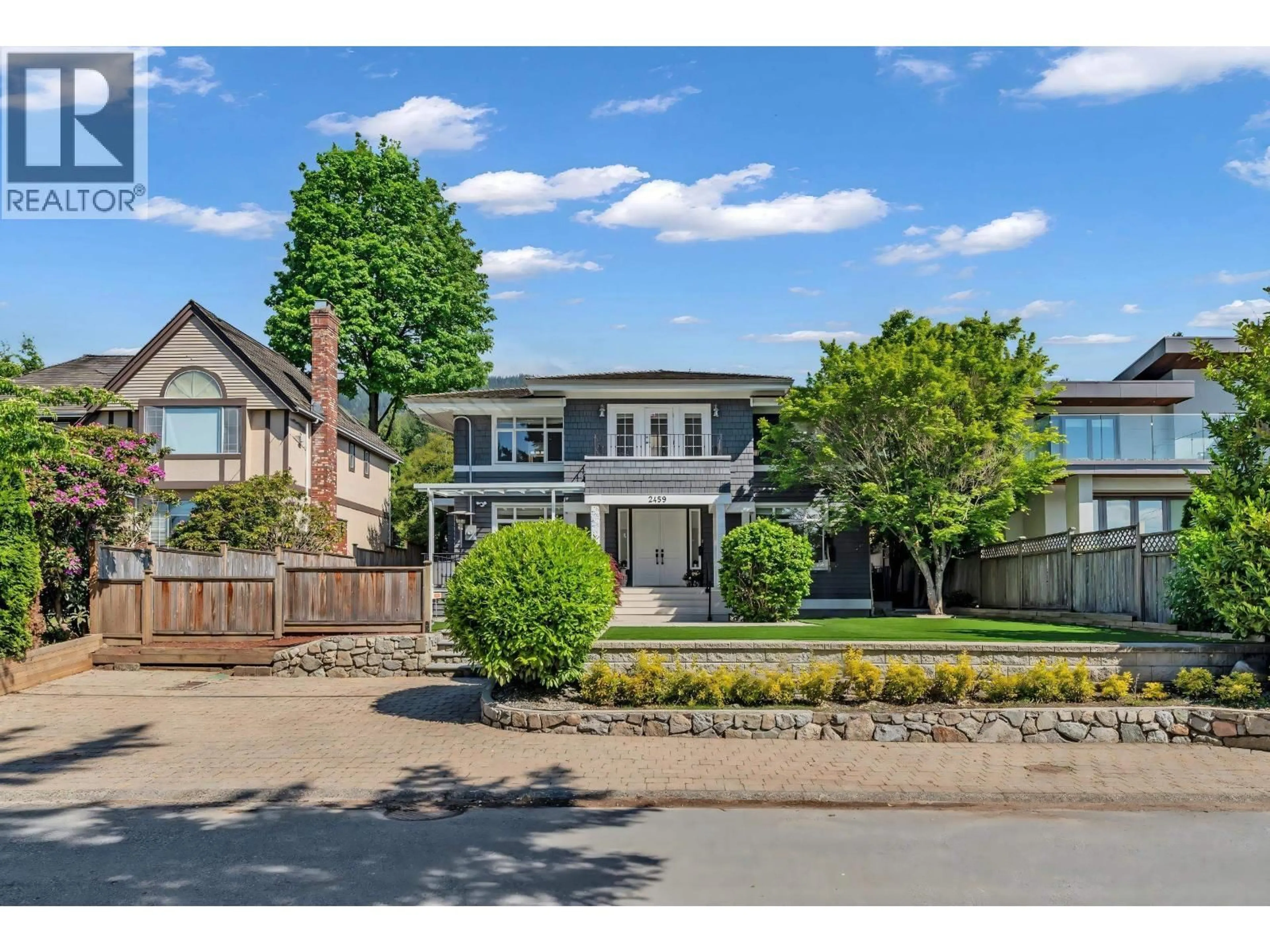 A pic from outside/outdoor area/front of a property/back of a property/a pic from drone, street for 2459 MATHERS AVENUE, West Vancouver British Columbia V7V2H9